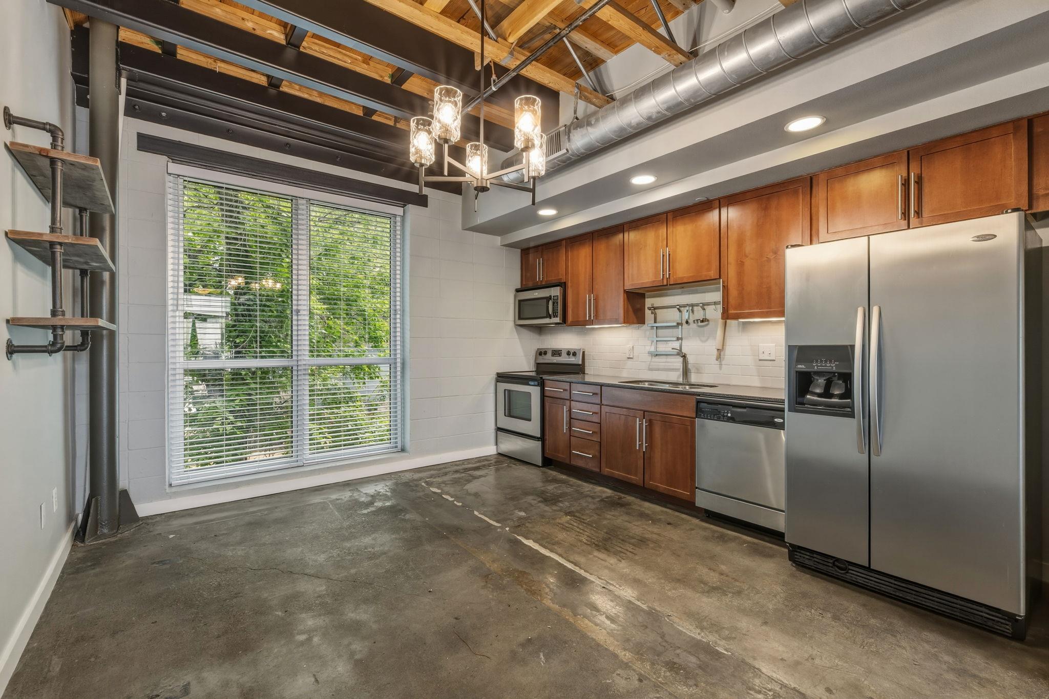 1305 E 6th St # 13, Austin, TX 78702