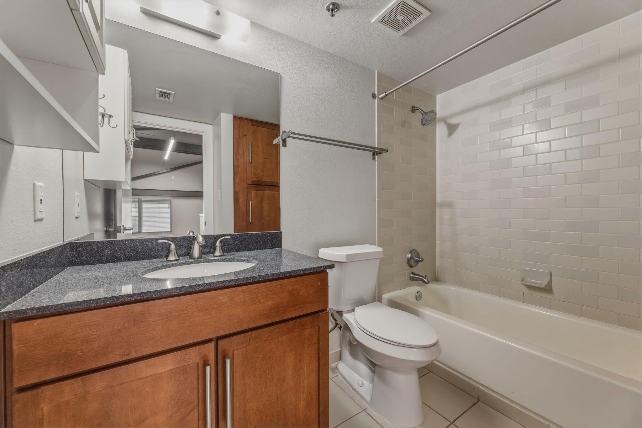1305 E 6th St # 13, Austin, TX 78702