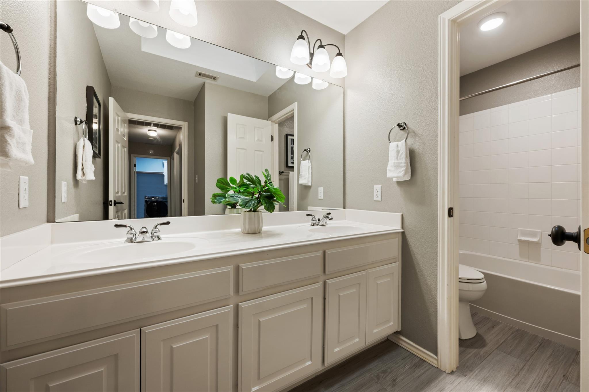 9008 Braesgate Cv, Austin, TX 78717