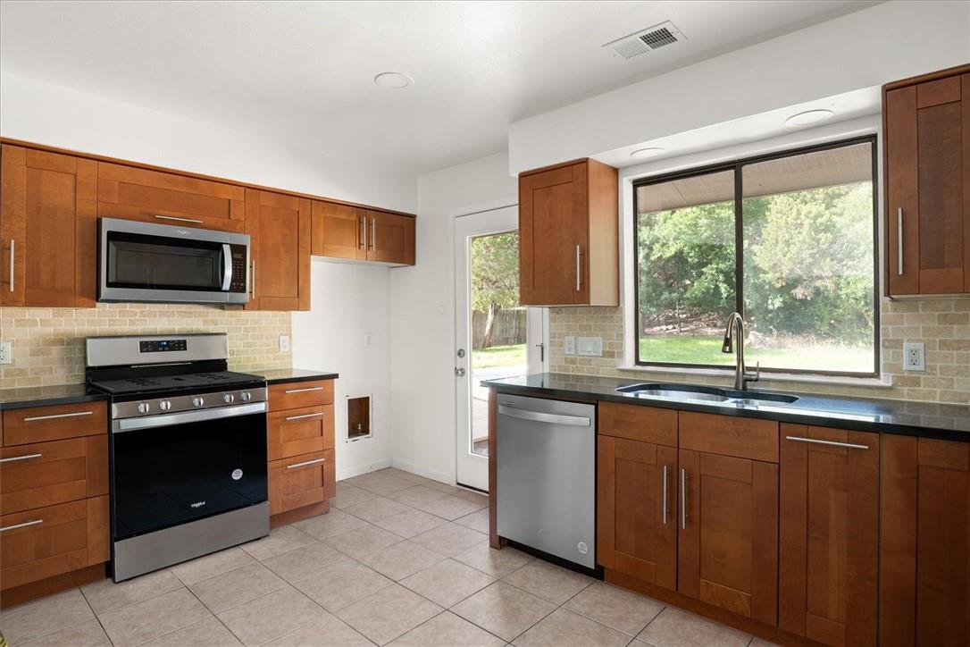 6100 Danwood Dr, Austin, TX 78759