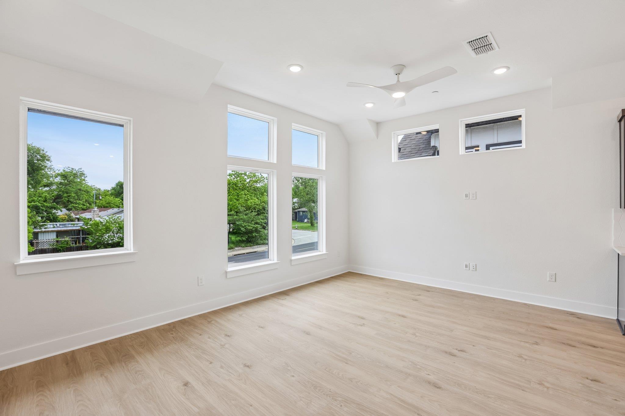 200 W 56th St # 1104, Austin, TX 78751