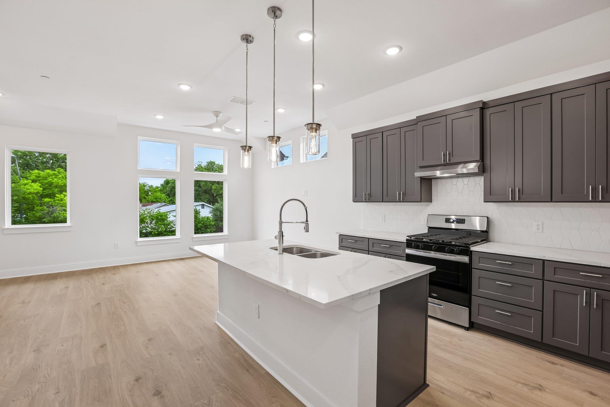 200 W 56th St # 1104, Austin, TX 78751