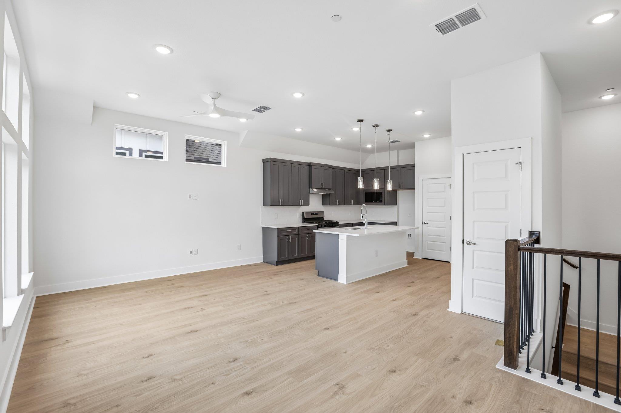 200 W 56th St # 1104, Austin, TX 78751