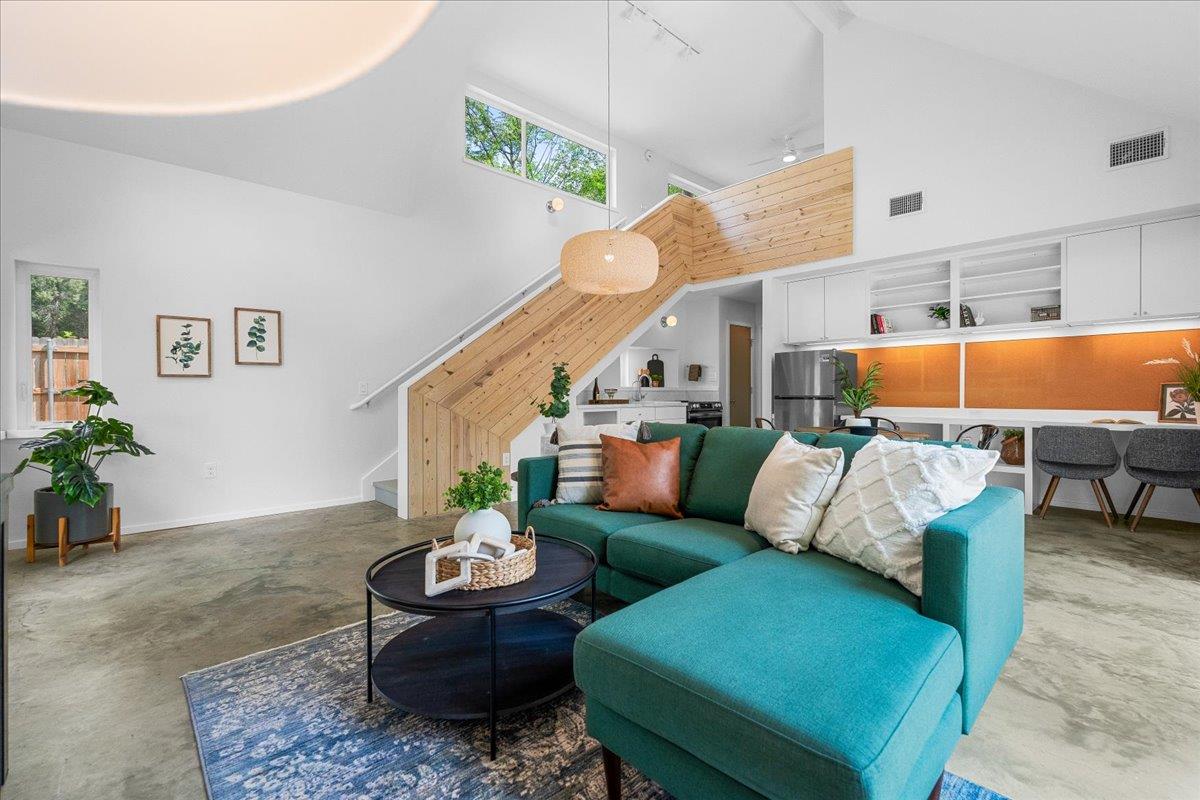 1808 Forest Hill Dr, Austin, TX 78745