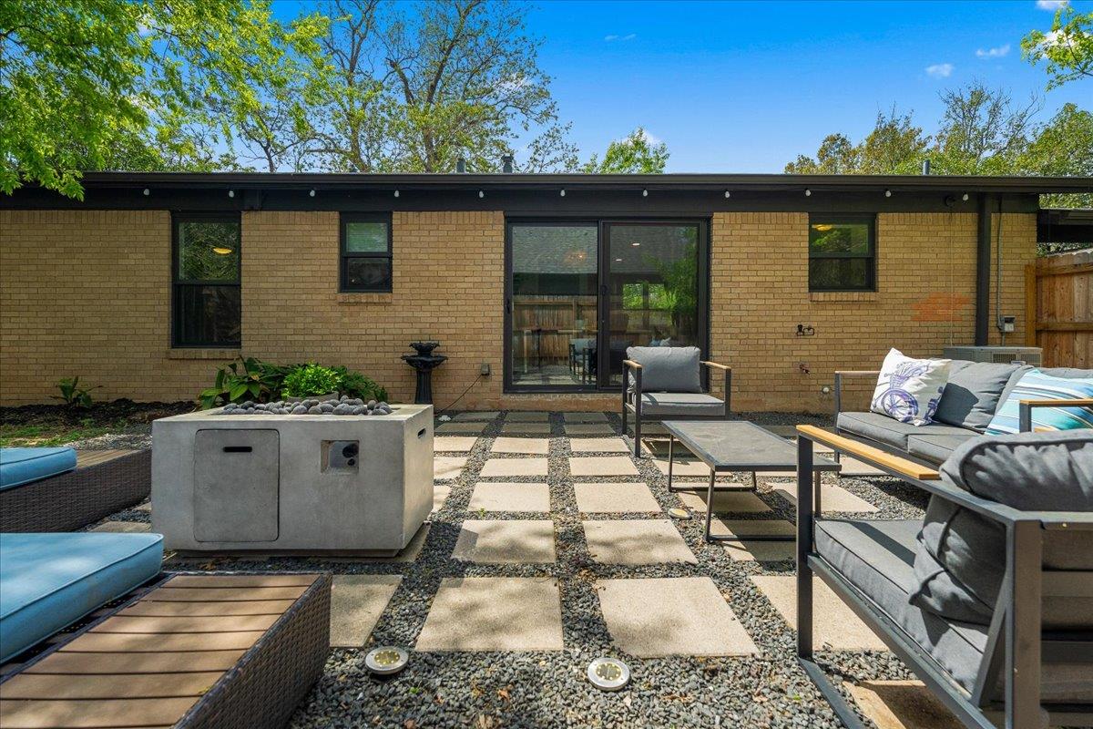 1808 Forest Hill Dr, Austin, TX 78745