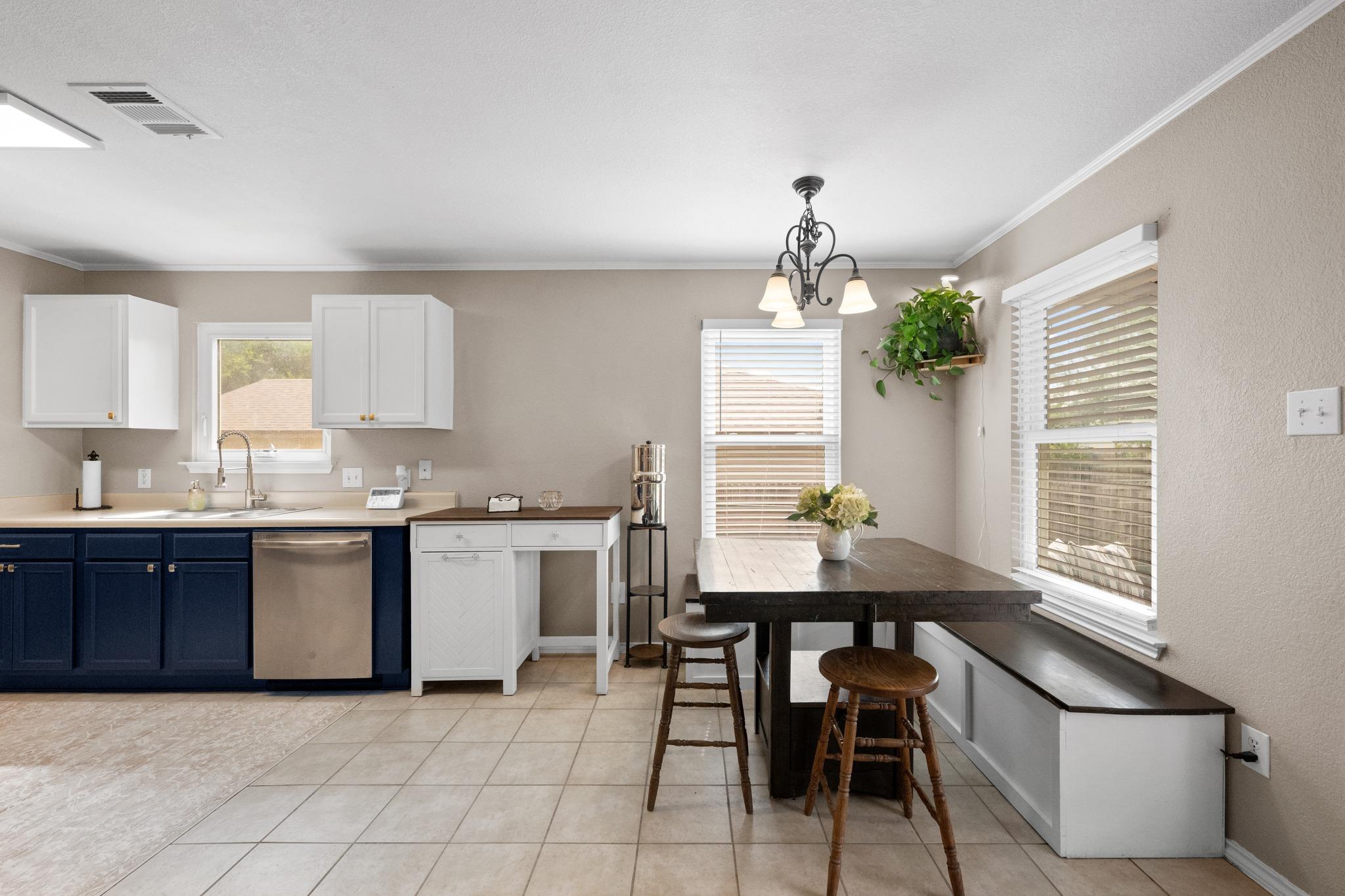 605 Holbrooke St, Hutto, TX 78634