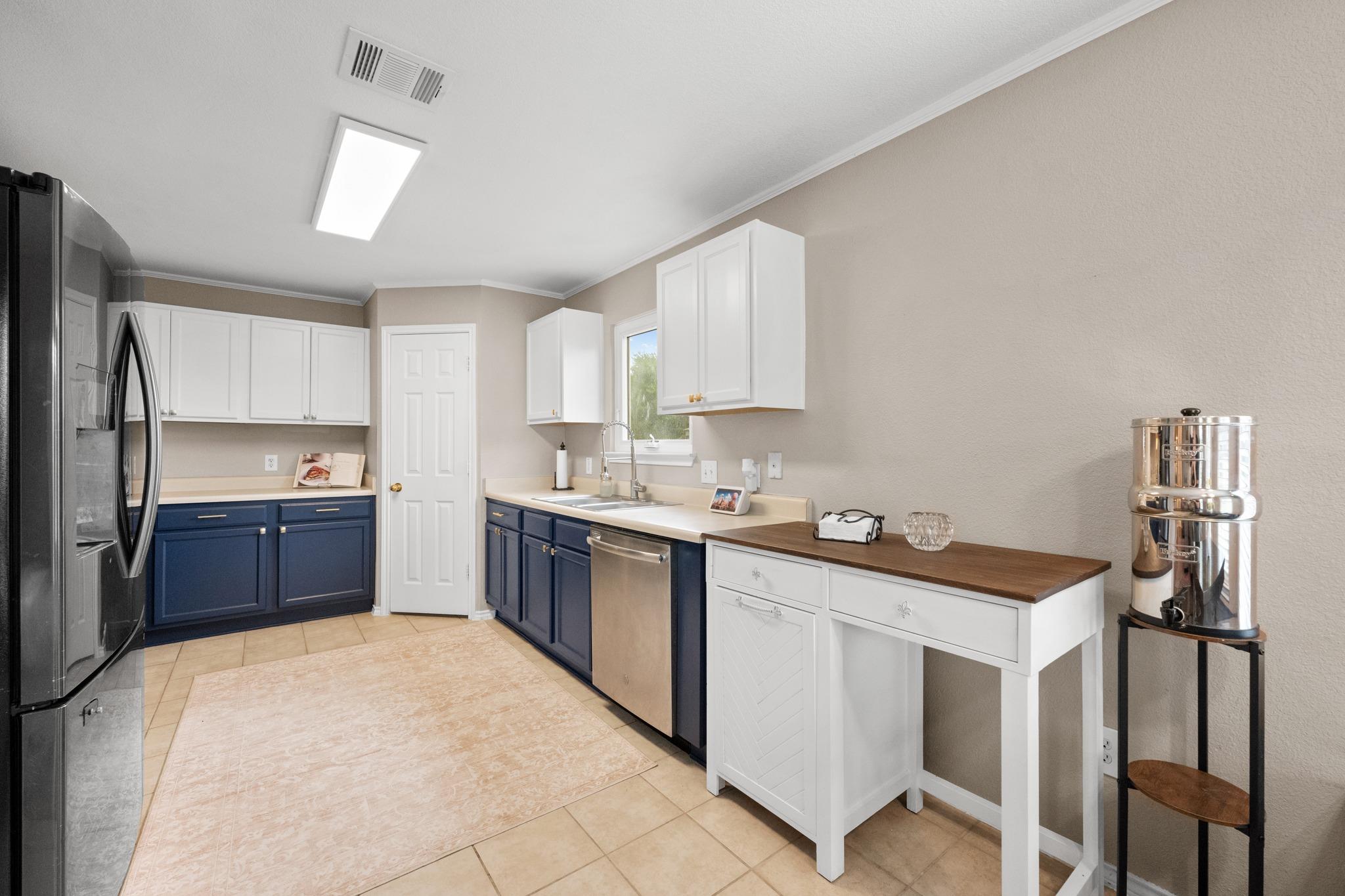 605 Holbrooke St, Hutto, TX 78634