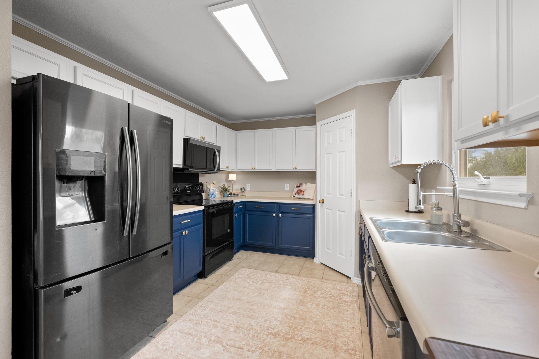 605 Holbrooke St, Hutto, TX 78634