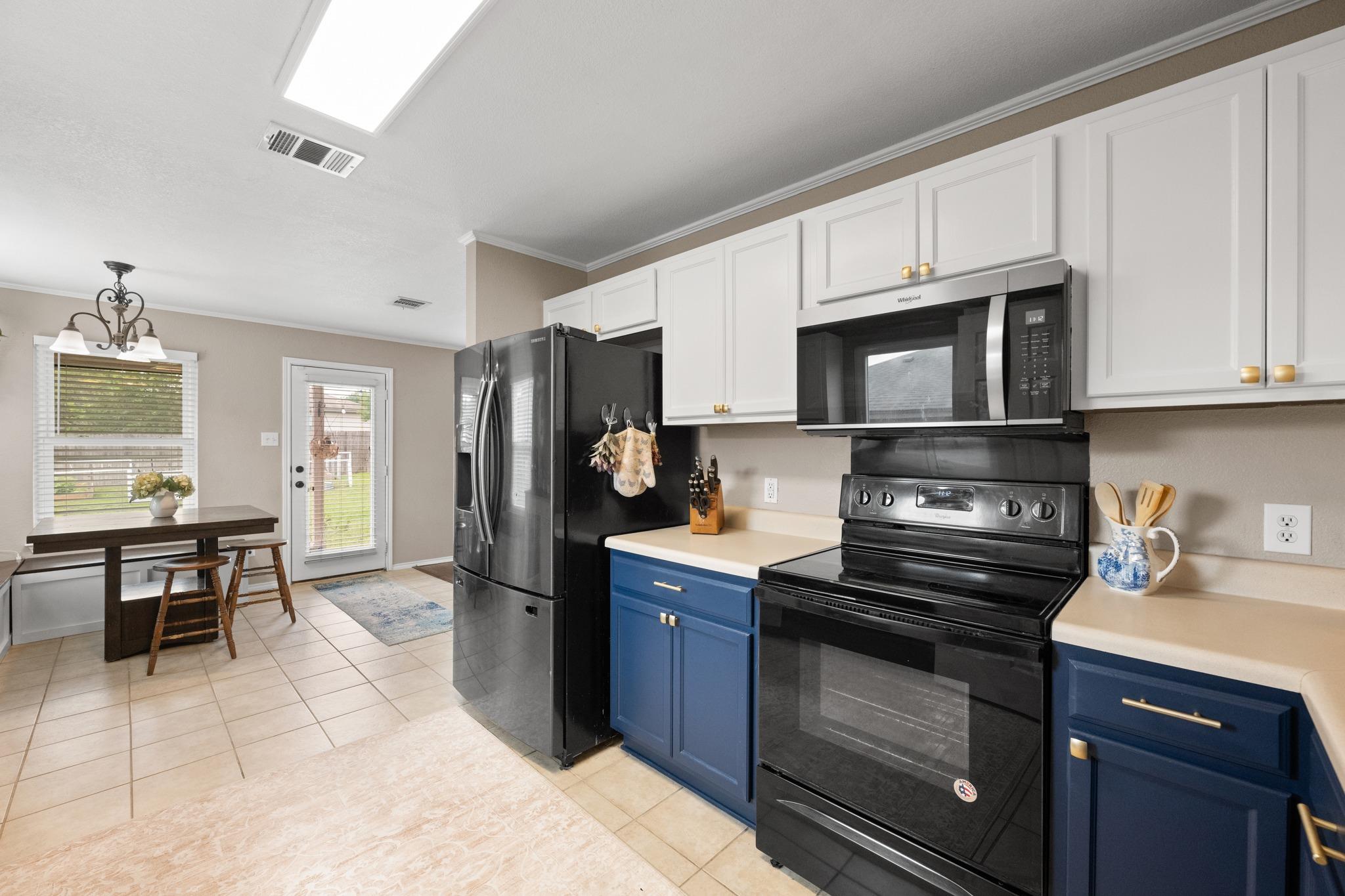 605 Holbrooke St, Hutto, TX 78634