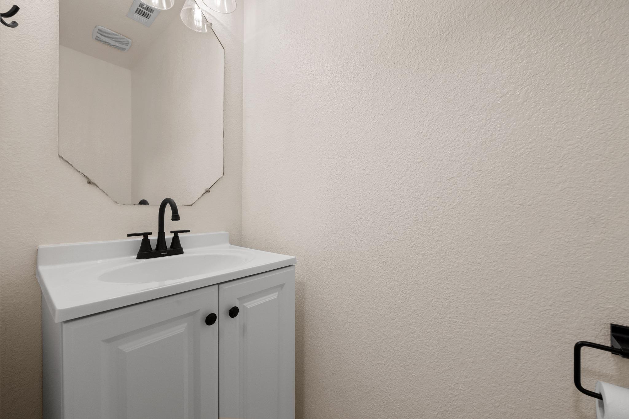 605 Holbrooke St, Hutto, TX 78634
