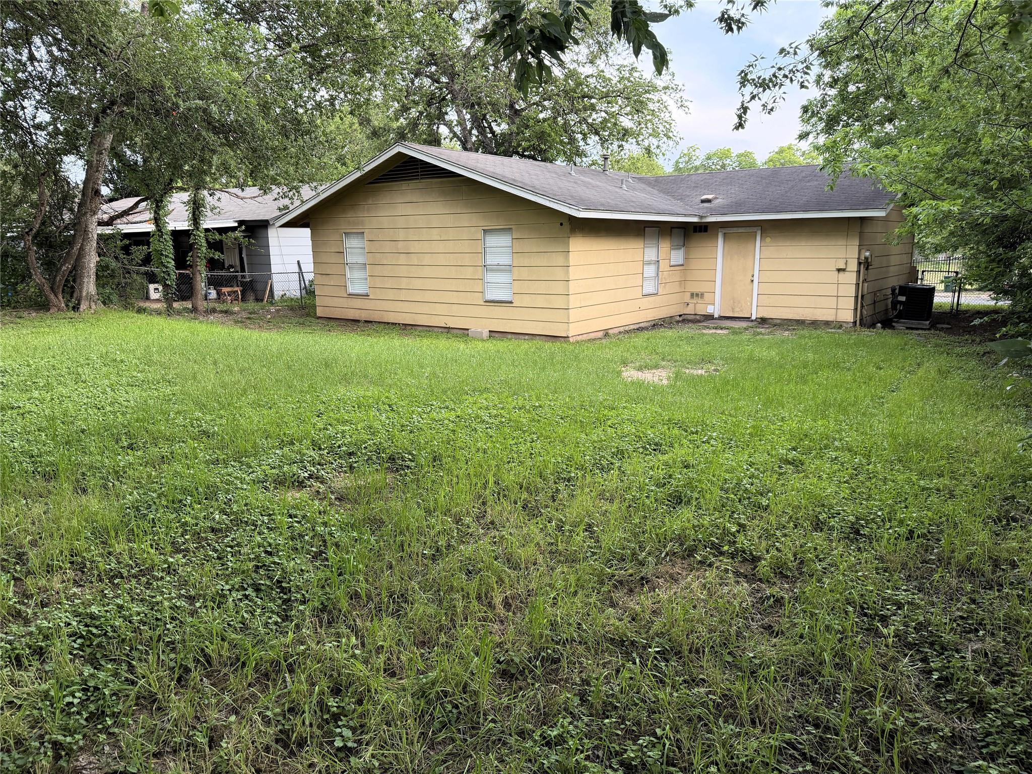 4714 Creek Bend Dr, Austin, TX 78744