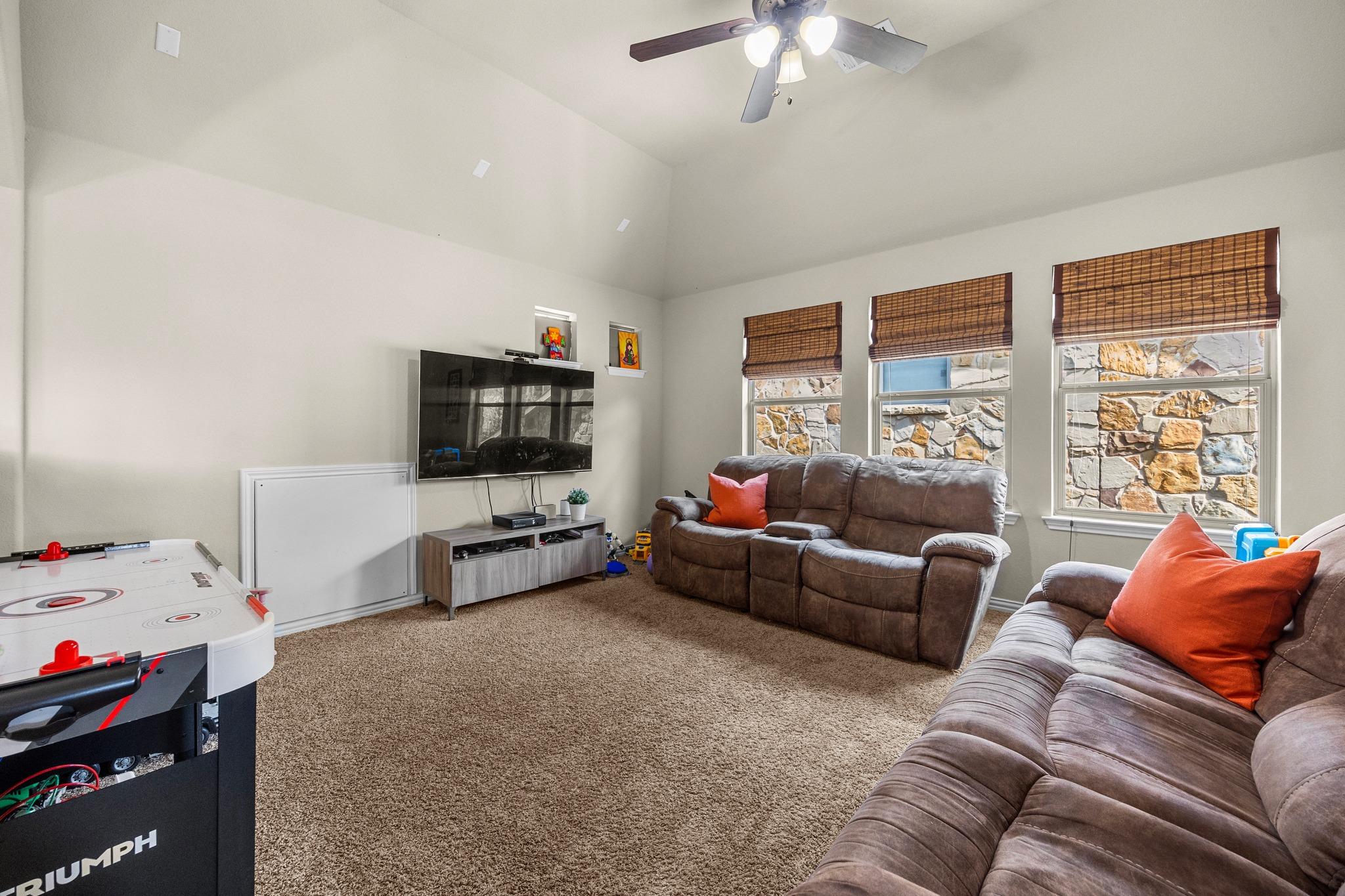 1955 Kempwood Loop, Round Rock, TX 78665