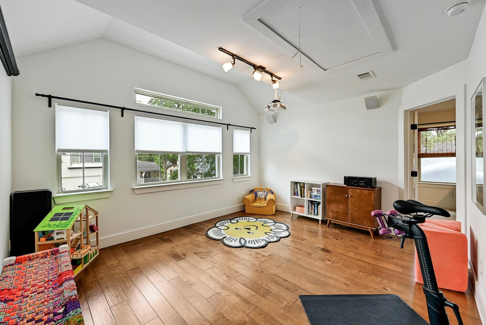 1002 Linden St, Austin, TX 78702