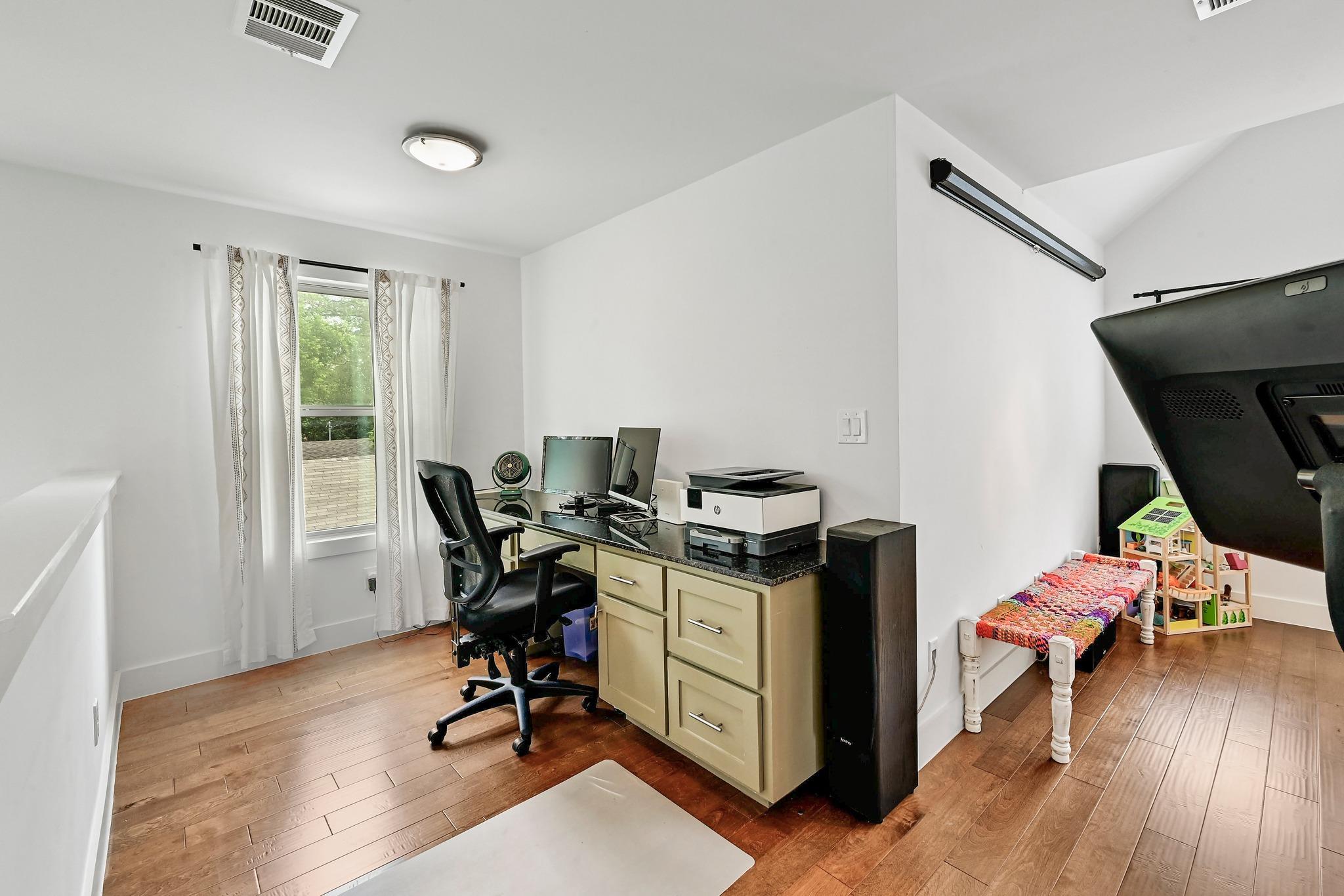 1002 Linden St, Austin, TX 78702