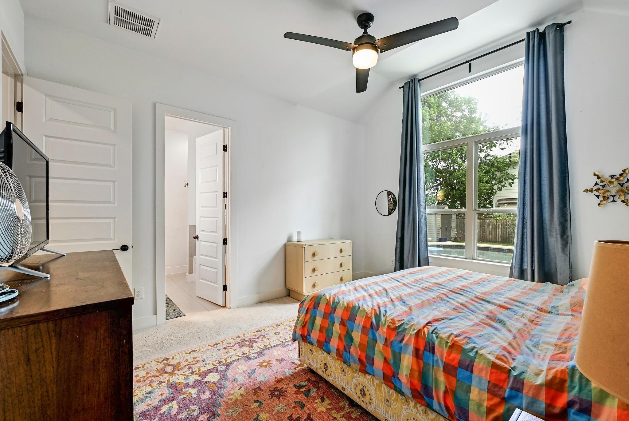 1002 Linden St, Austin, TX 78702