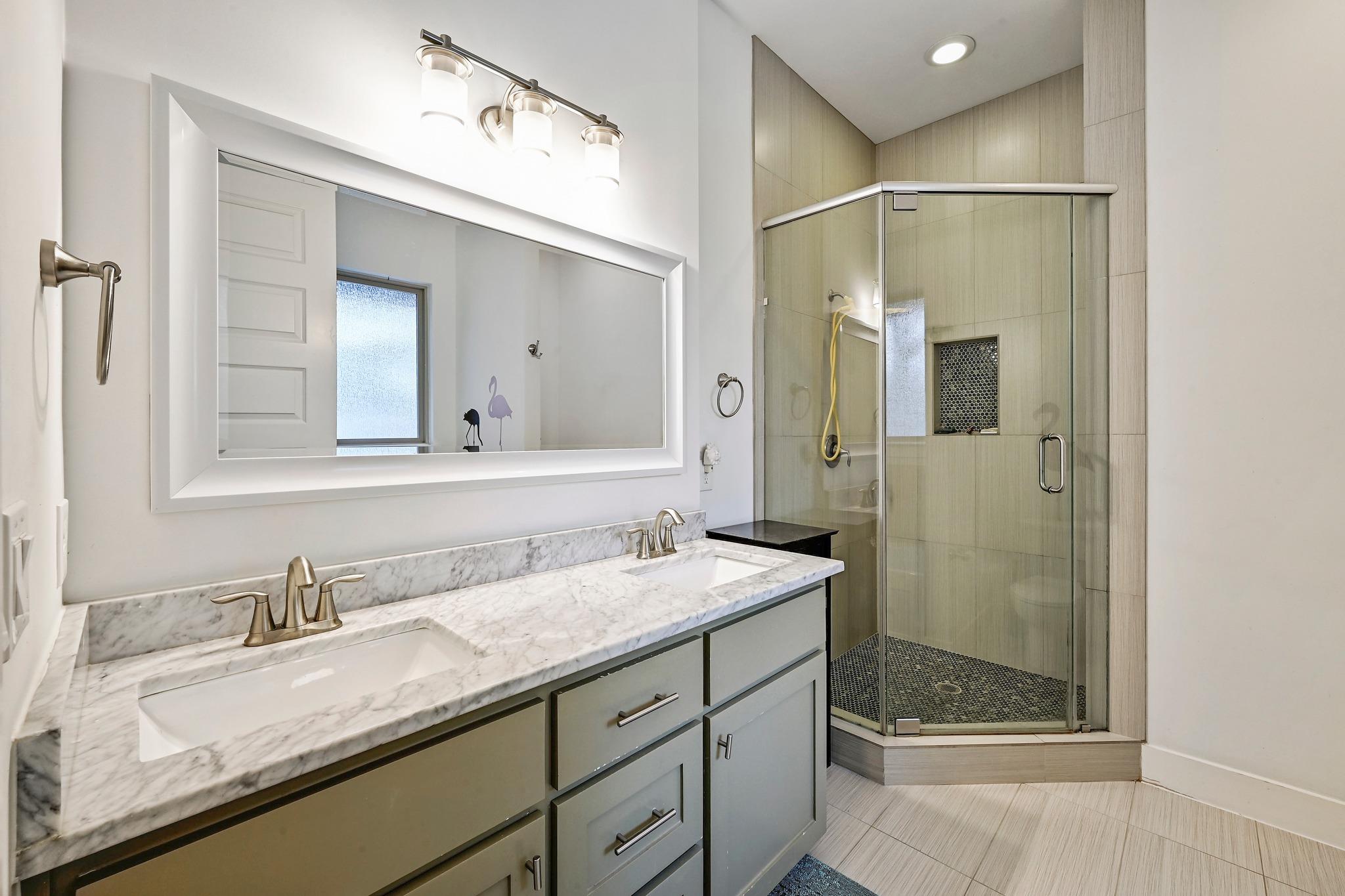1002 Linden St, Austin, TX 78702