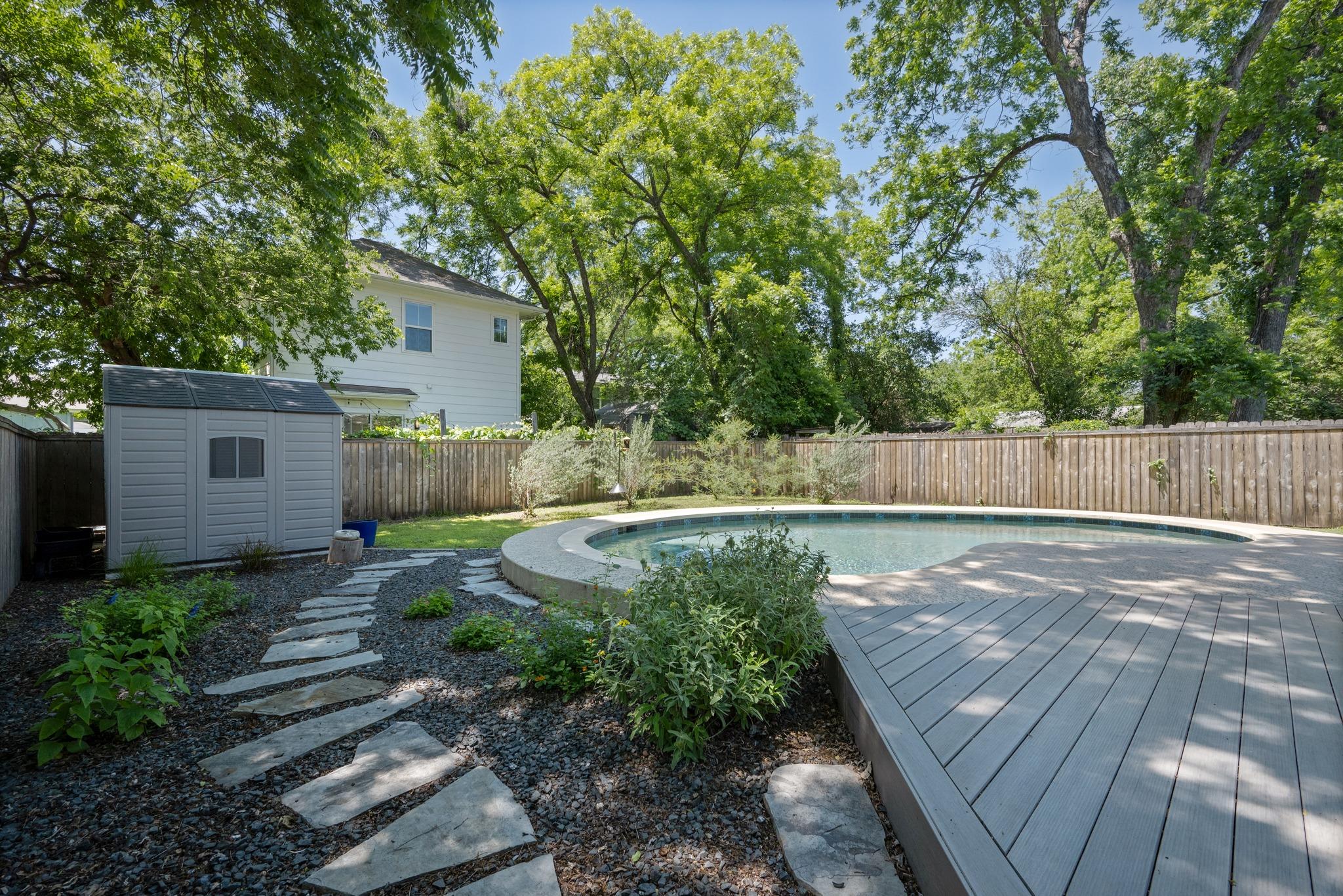 1002 Linden St, Austin, TX 78702