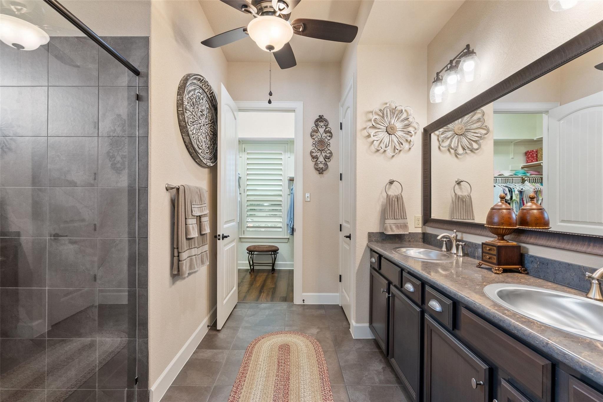 207 Emeralds Dr, Burnet, TX 78611