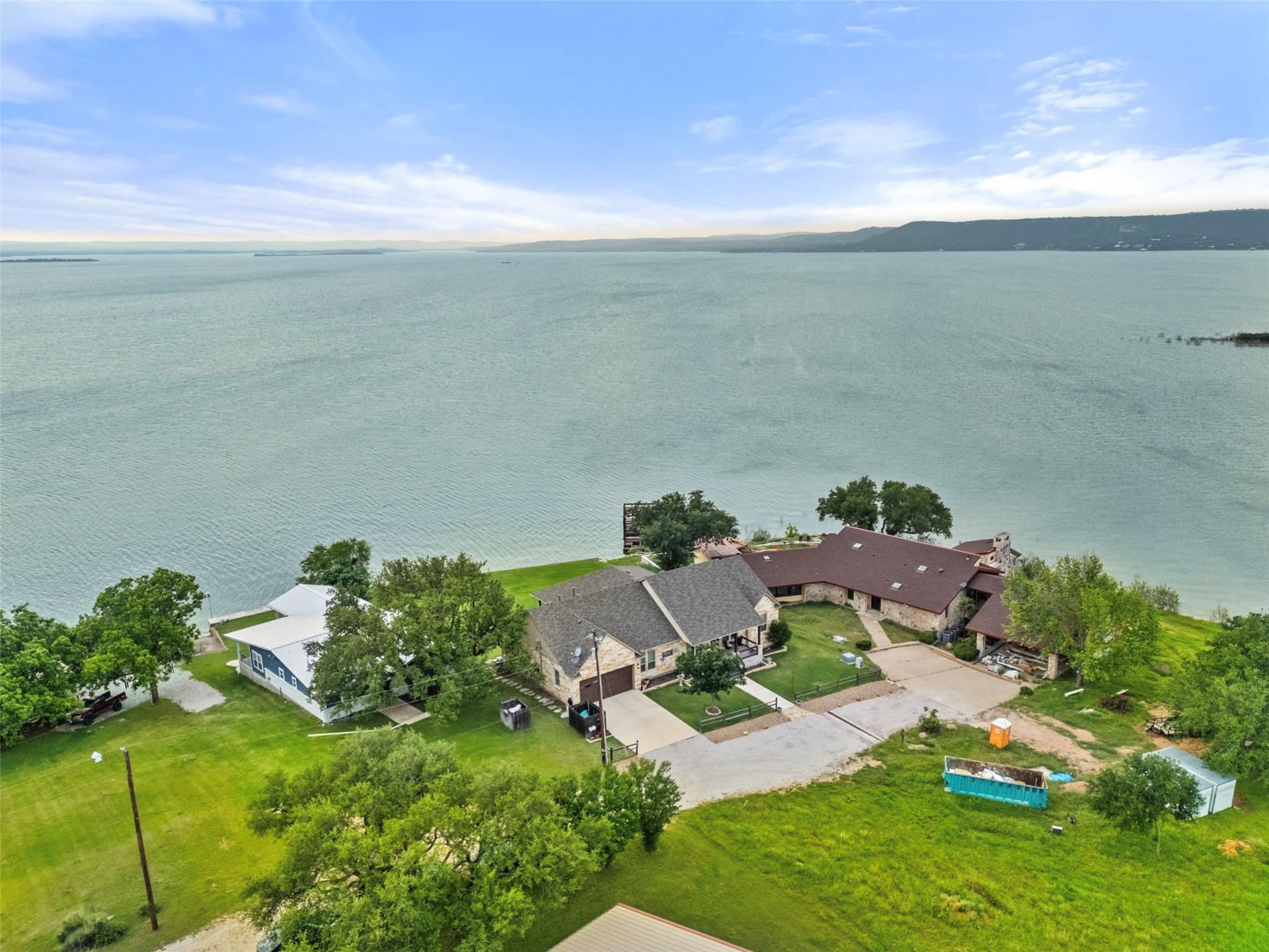 207 Emeralds Dr, Burnet, TX 78611