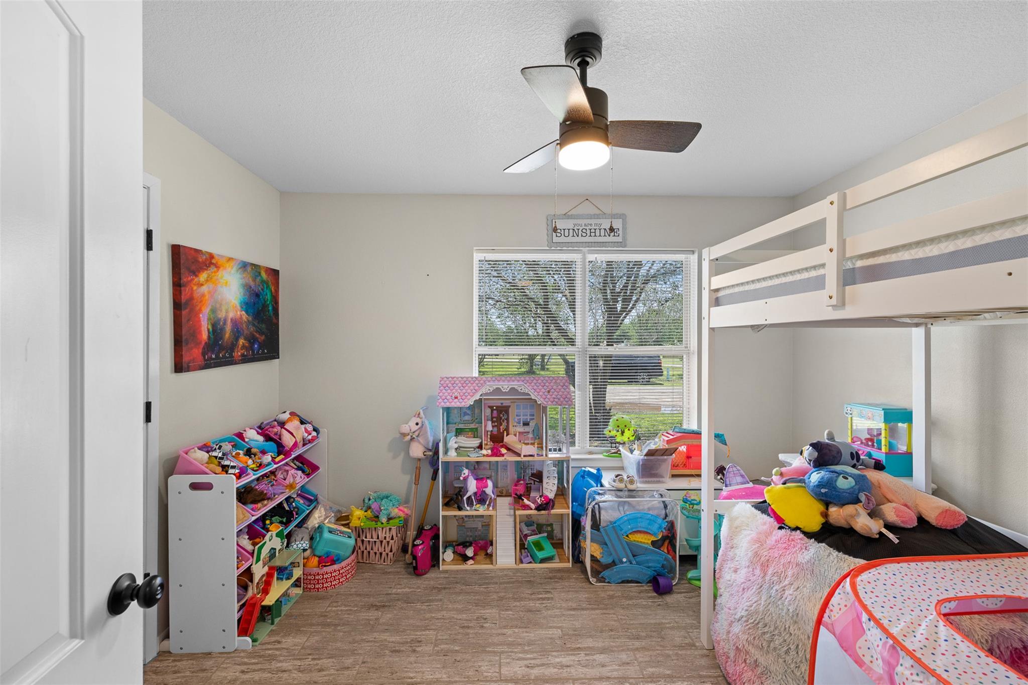 312 Holcombe Dr, Lexington, TX 78947