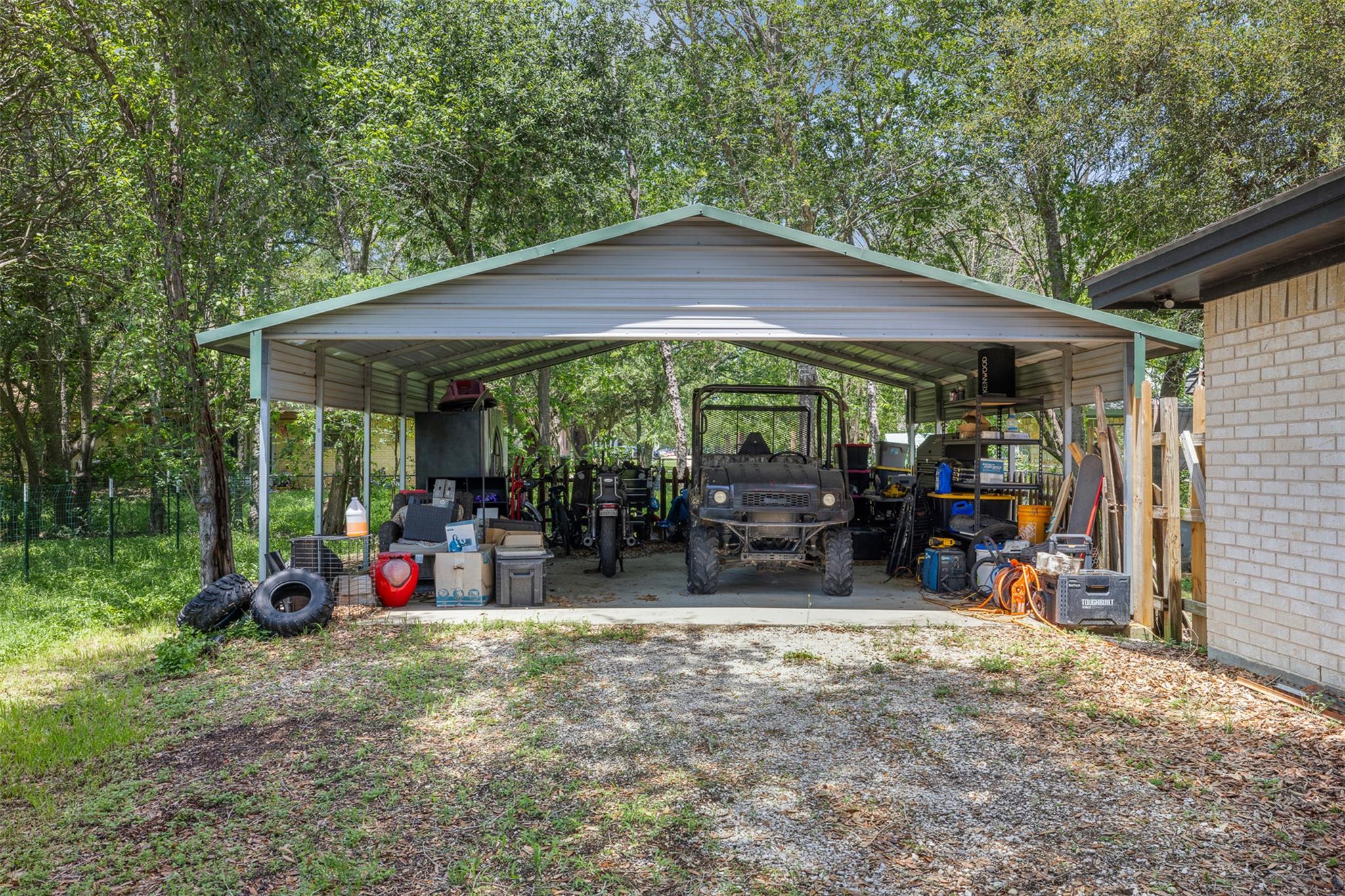 312 Holcombe Dr, Lexington, TX 78947