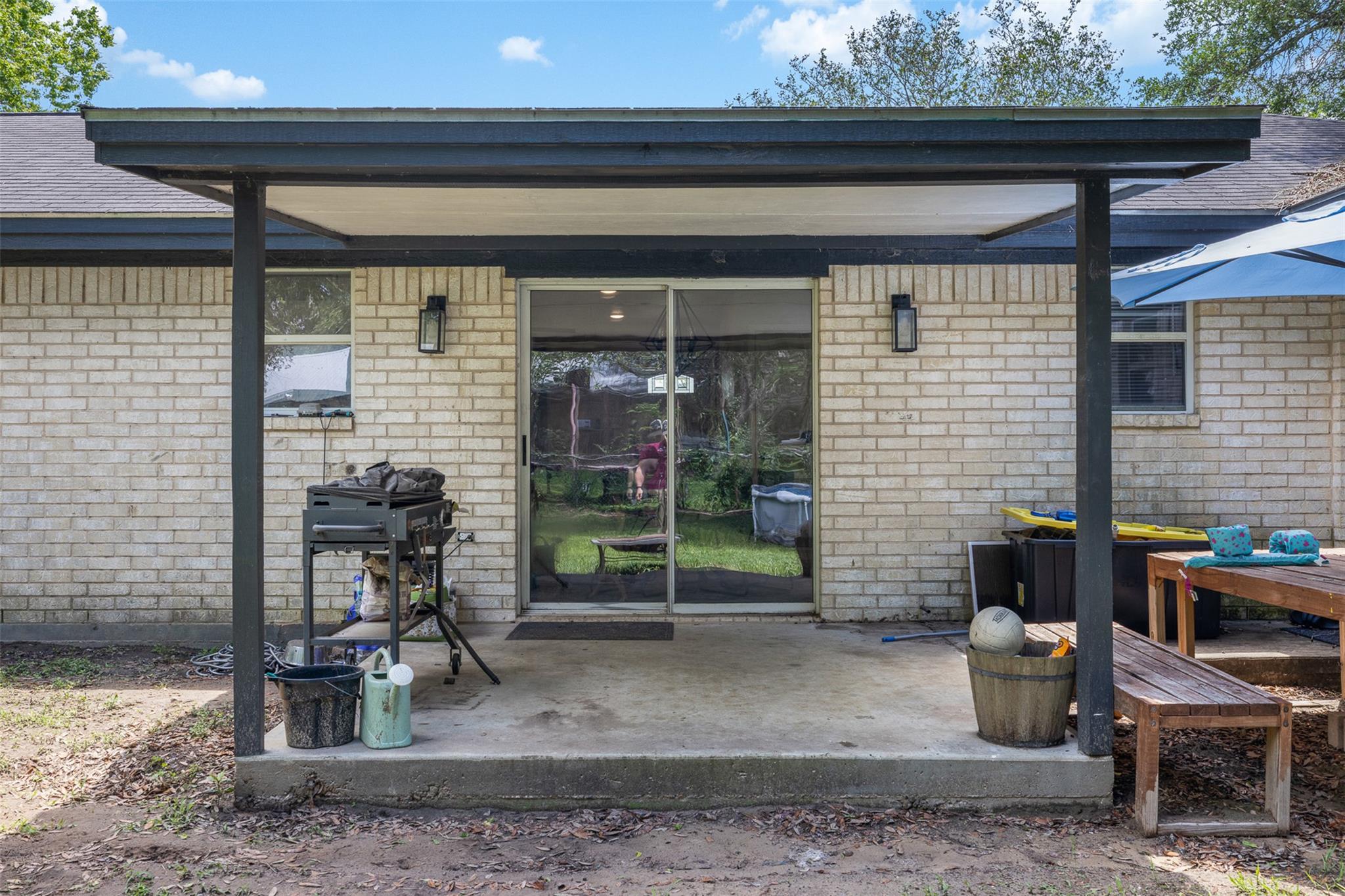 312 Holcombe Dr, Lexington, TX 78947