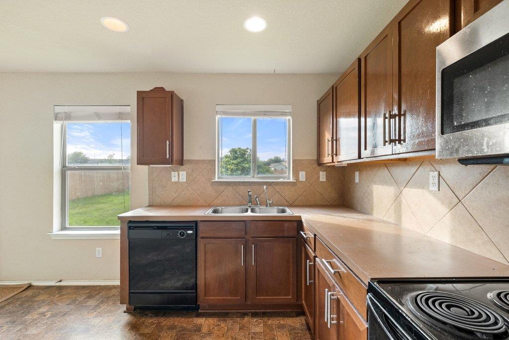12828 Snow Ln, Manor, TX 78653