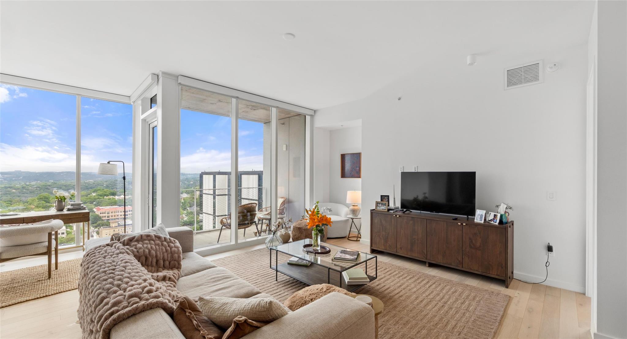 313 W 17th St # 1804, Austin, TX 78701