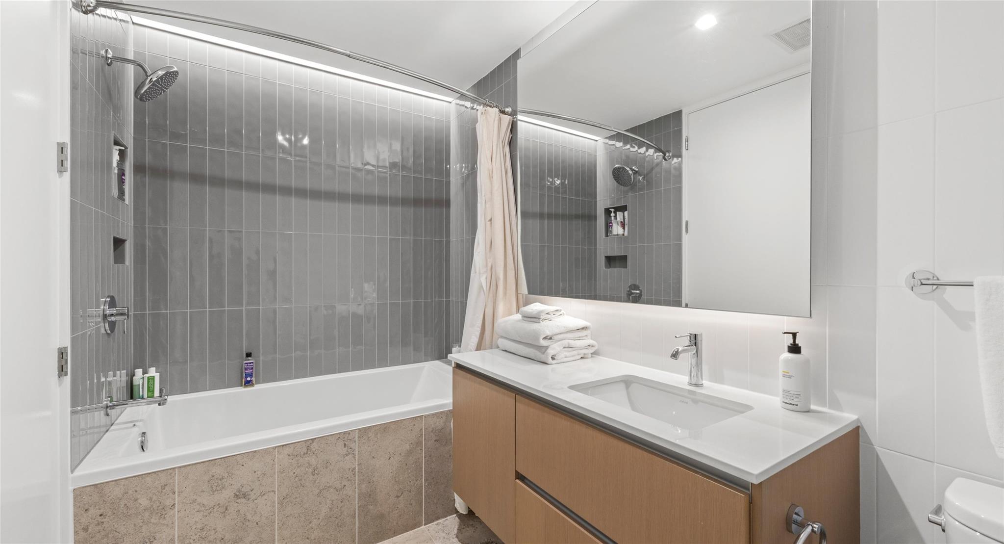 313 W 17th St # 1804, Austin, TX 78701