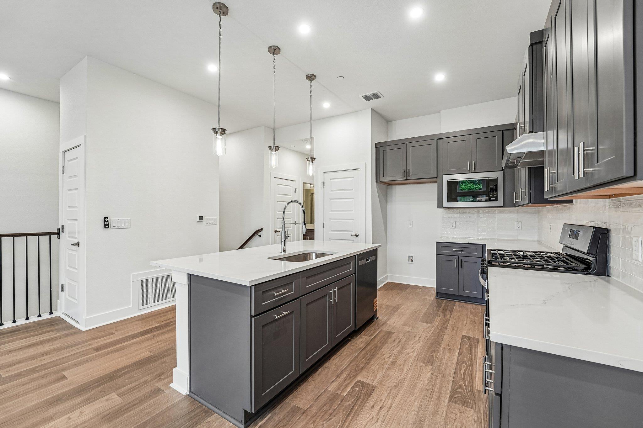 200 W 56th St # 2103, Austin, TX 78751