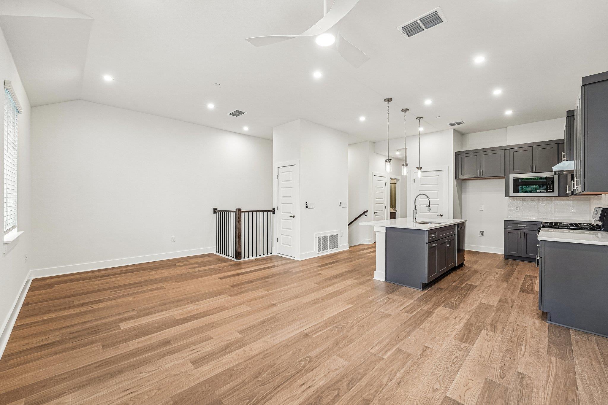 200 W 56th St # 2103, Austin, TX 78751