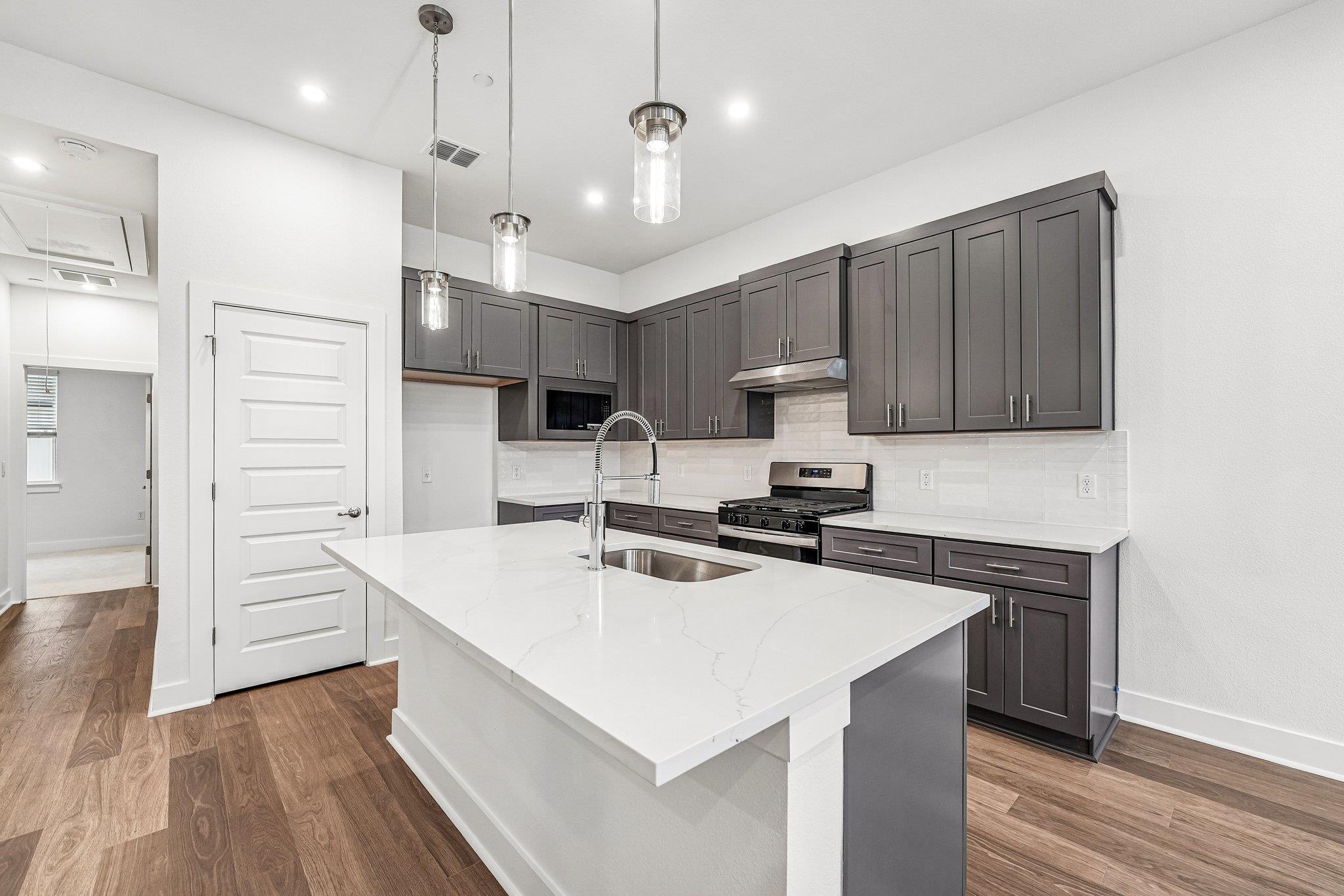 200 W 56th St # 2103, Austin, TX 78751