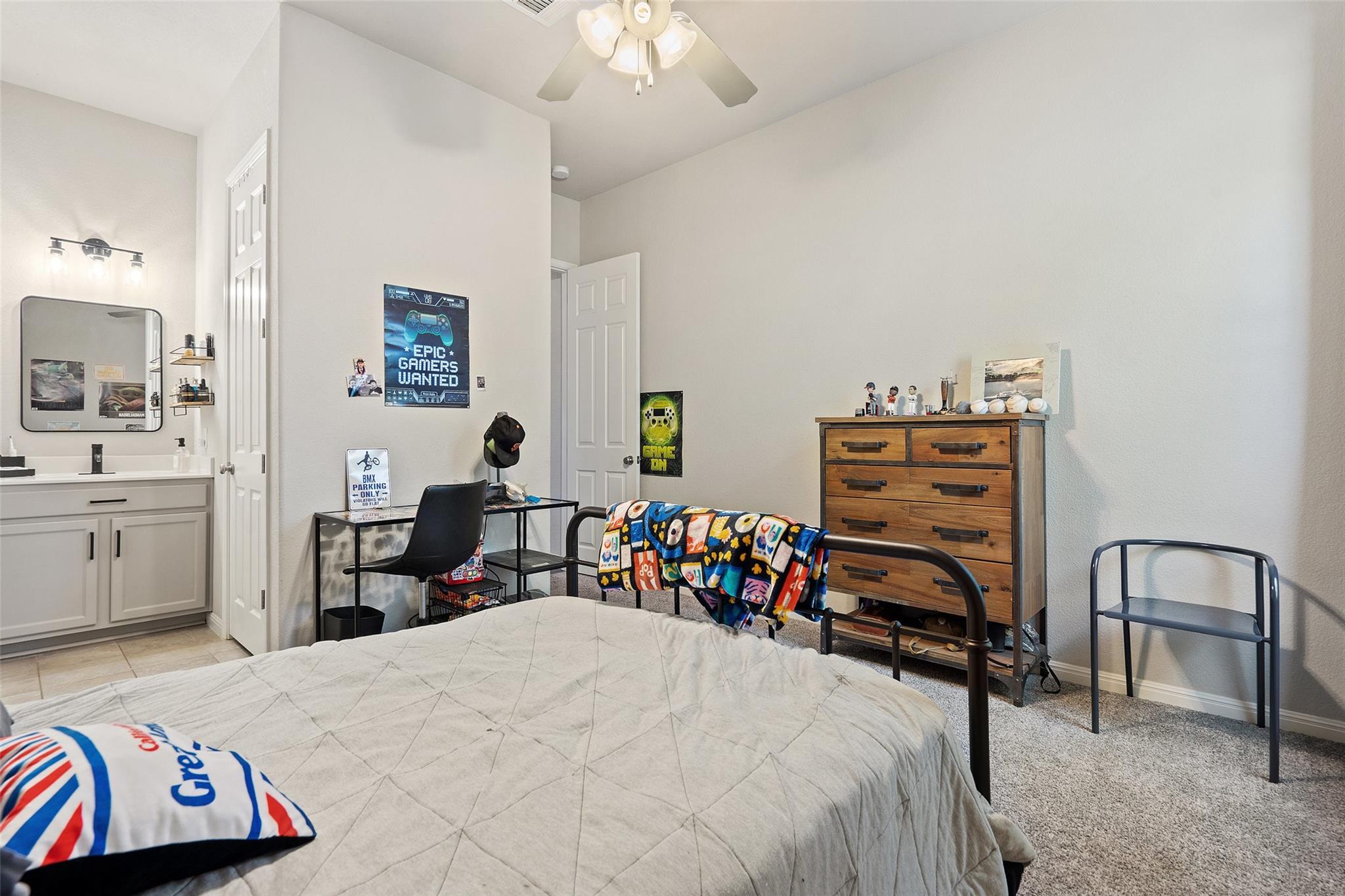 22104 Verbena Pkwy, Spicewood, TX 78669