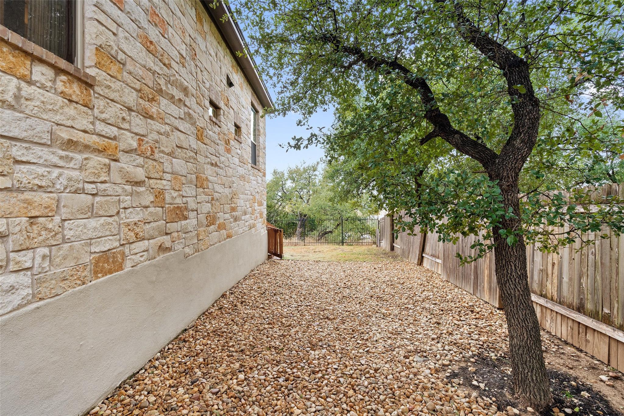 22104 Verbena Pkwy, Spicewood, TX 78669