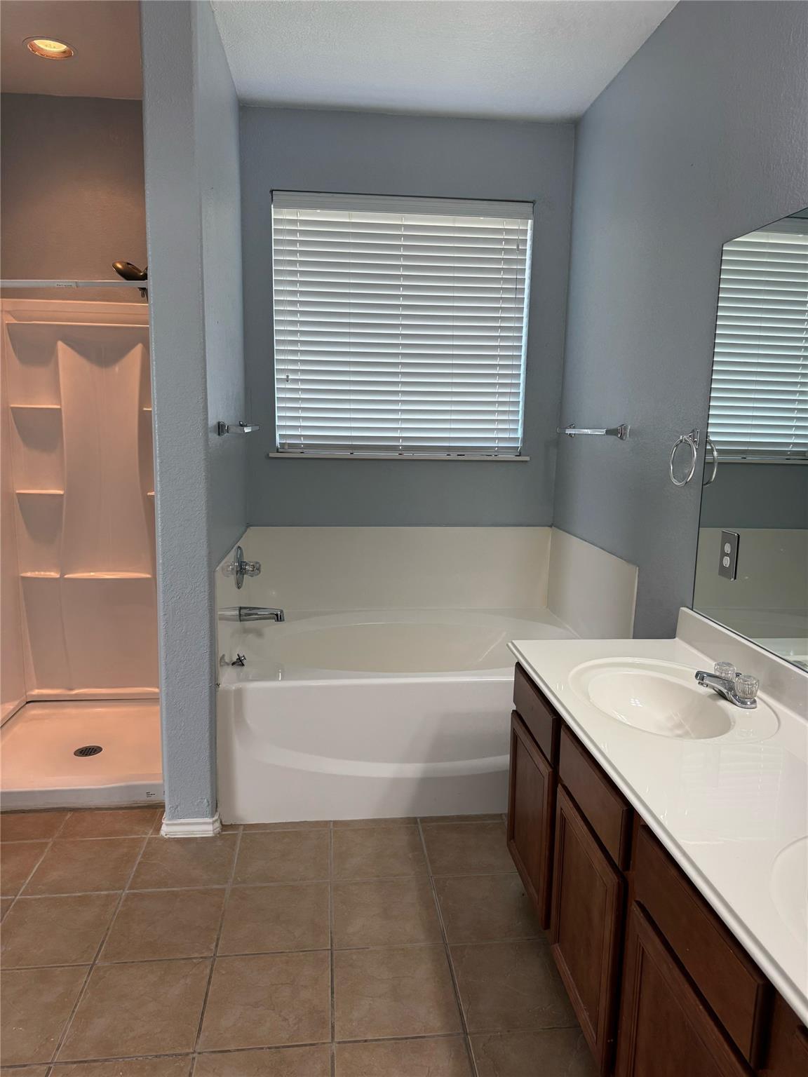 3730 Columbia Dr, Cibolo, TX 78108