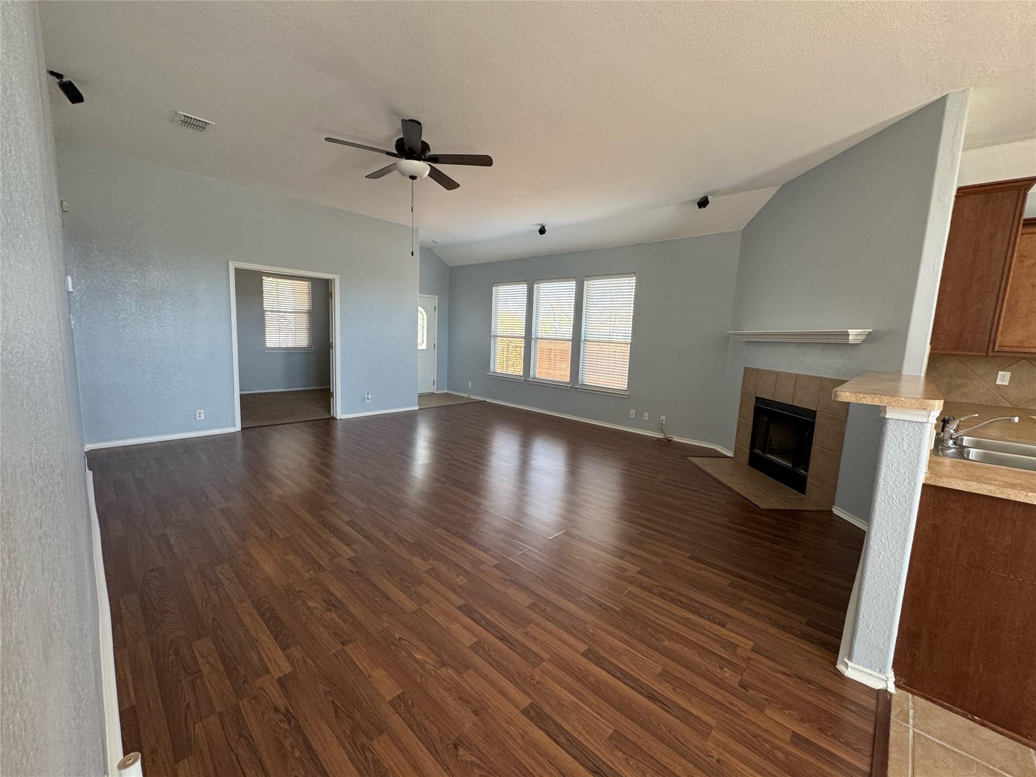 3730 Columbia Dr, Cibolo, TX 78108