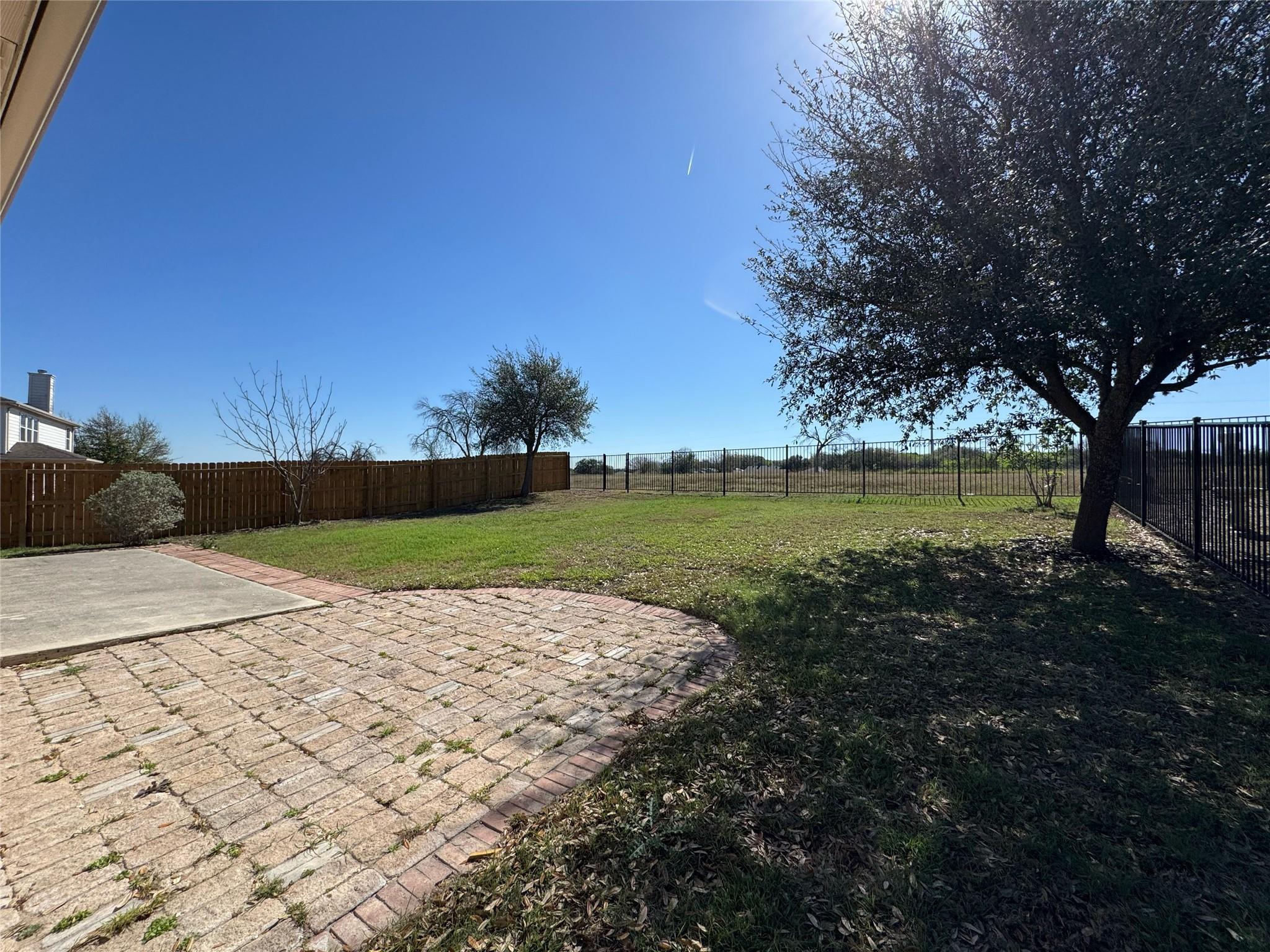 3730 Columbia Dr, Cibolo, TX 78108