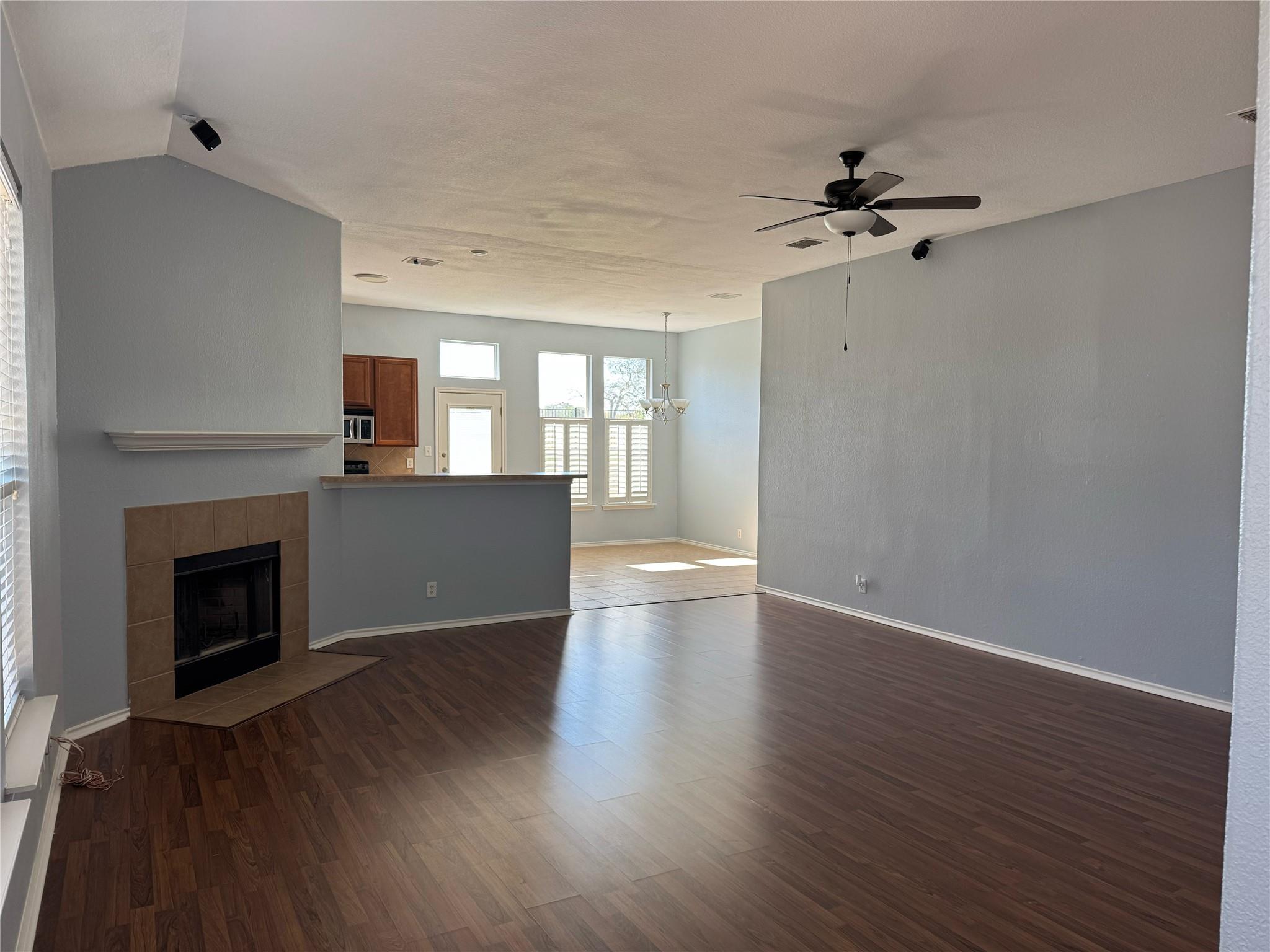3730 Columbia Dr, Cibolo, TX 78108