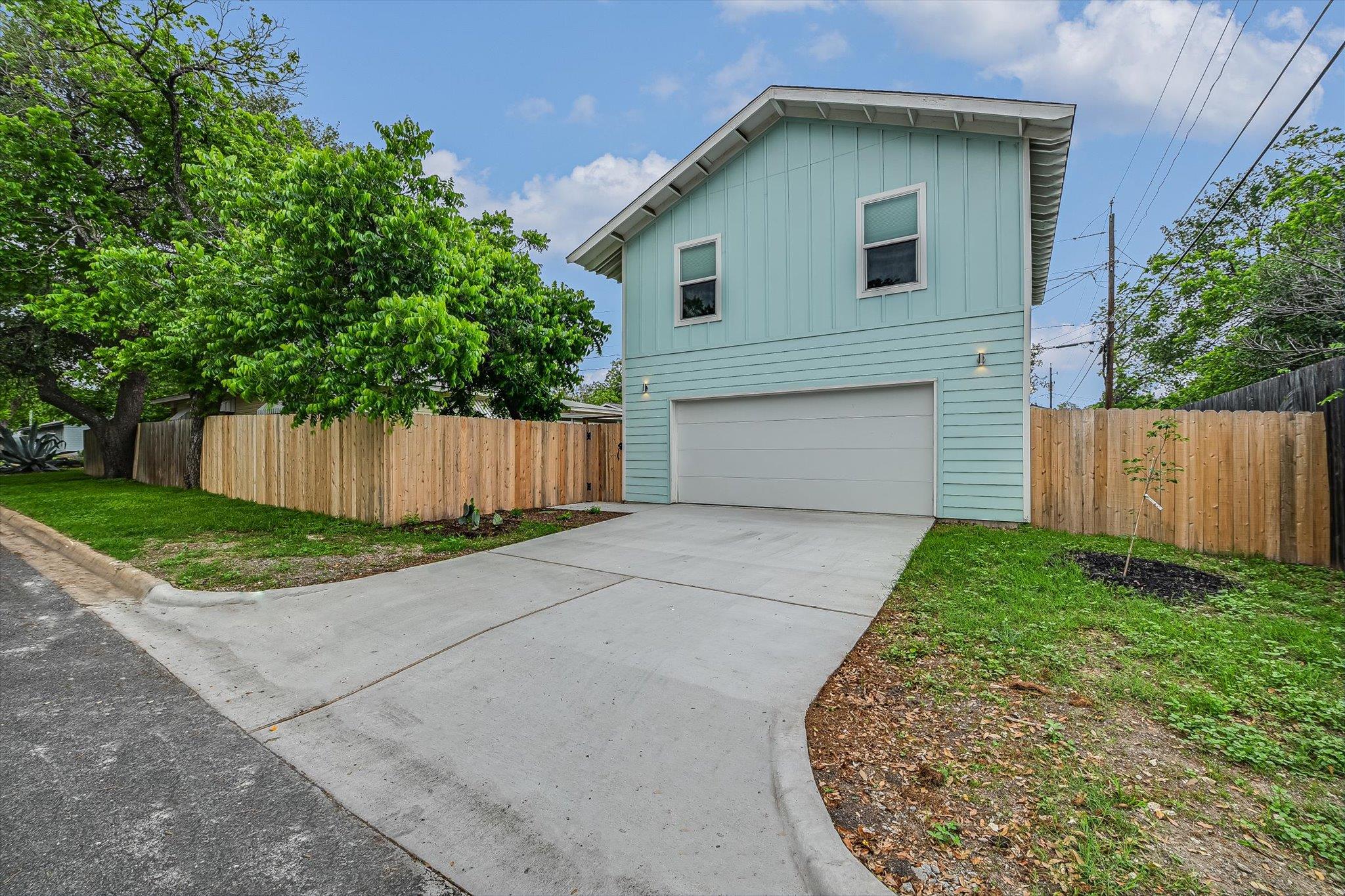 1500 Villanova Dr, Austin, TX 78757