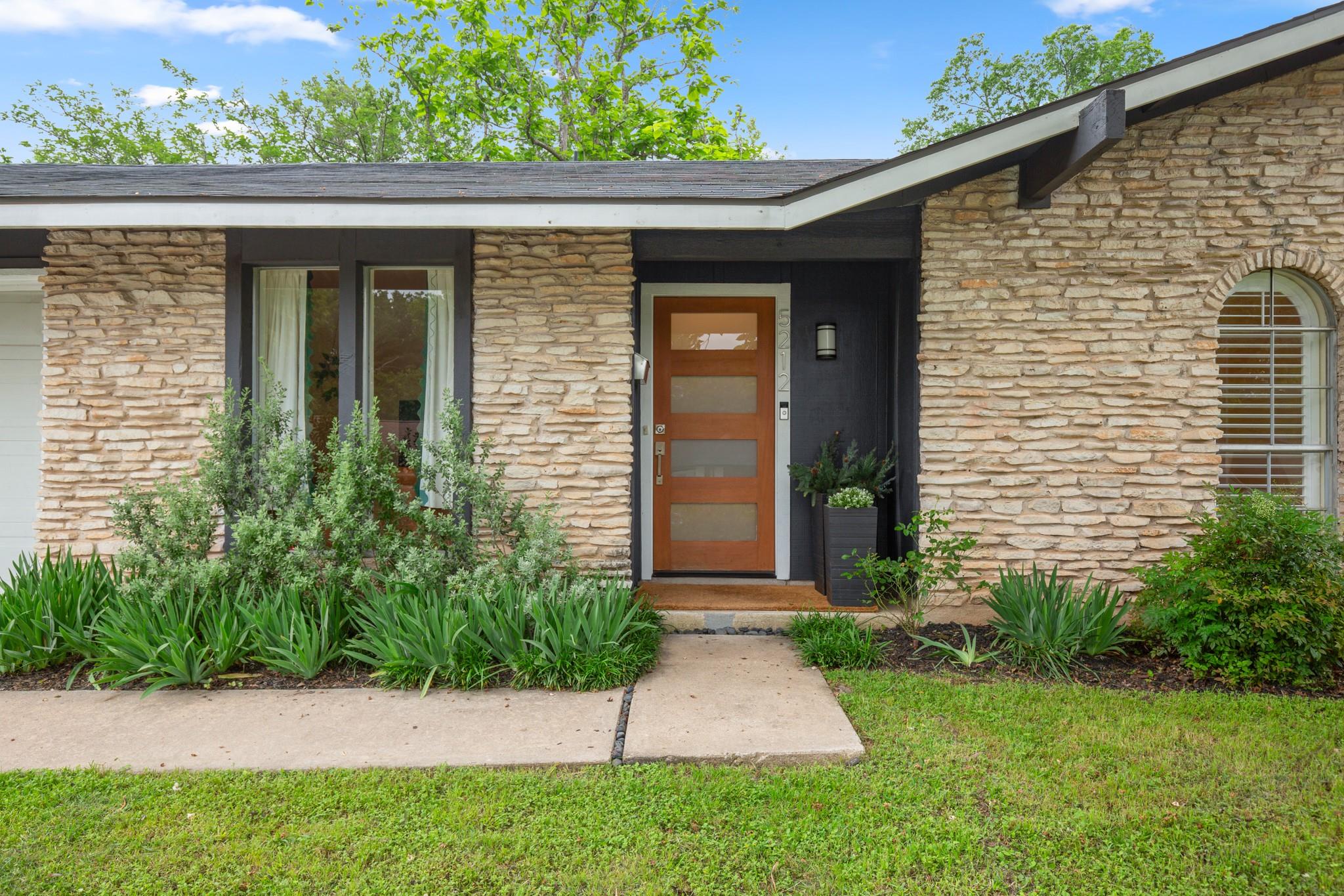 5212 Provencial Dr, Austin, TX 78724