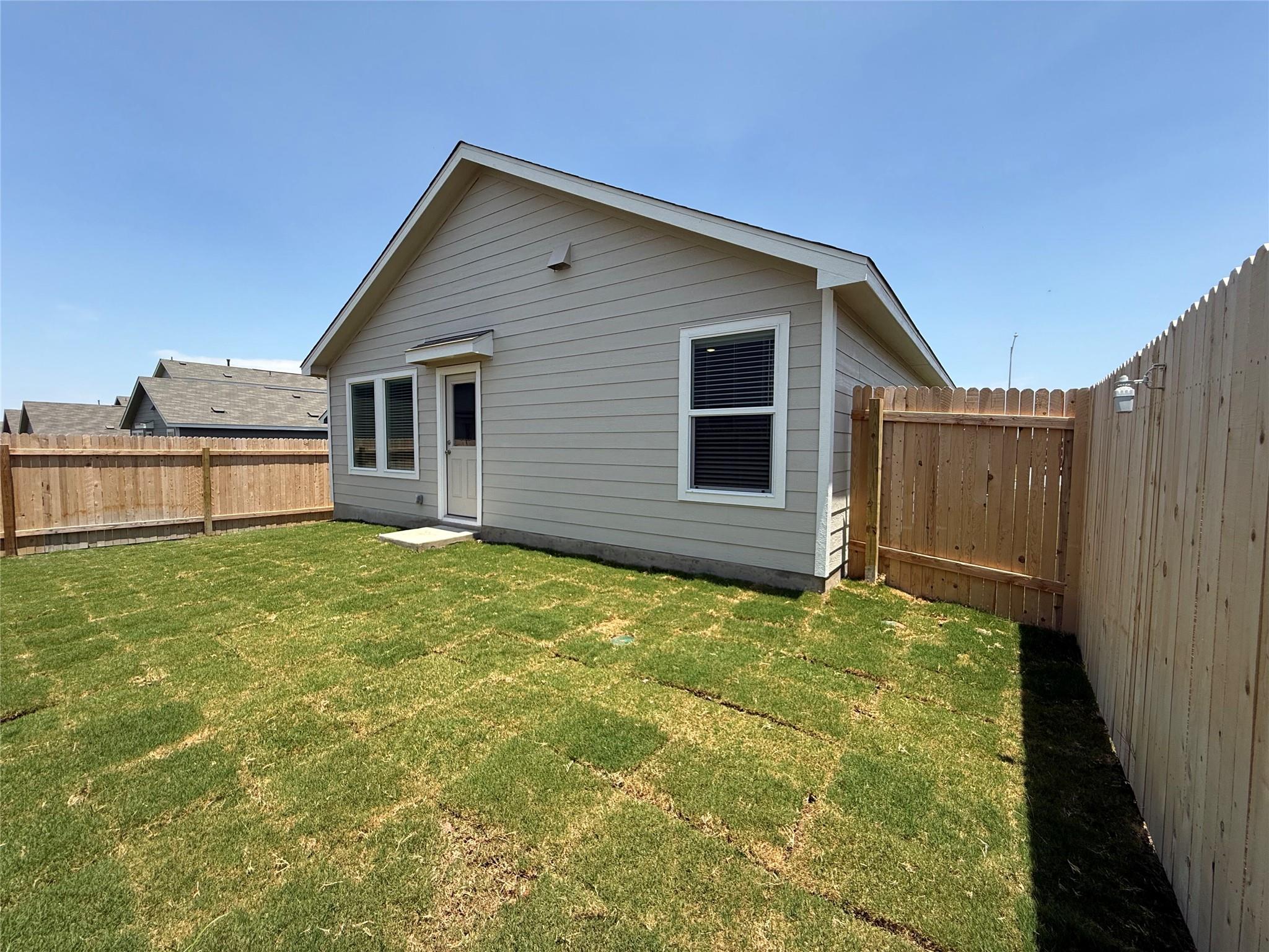 165 Kyanite Dr, Maxwell, TX 78656
