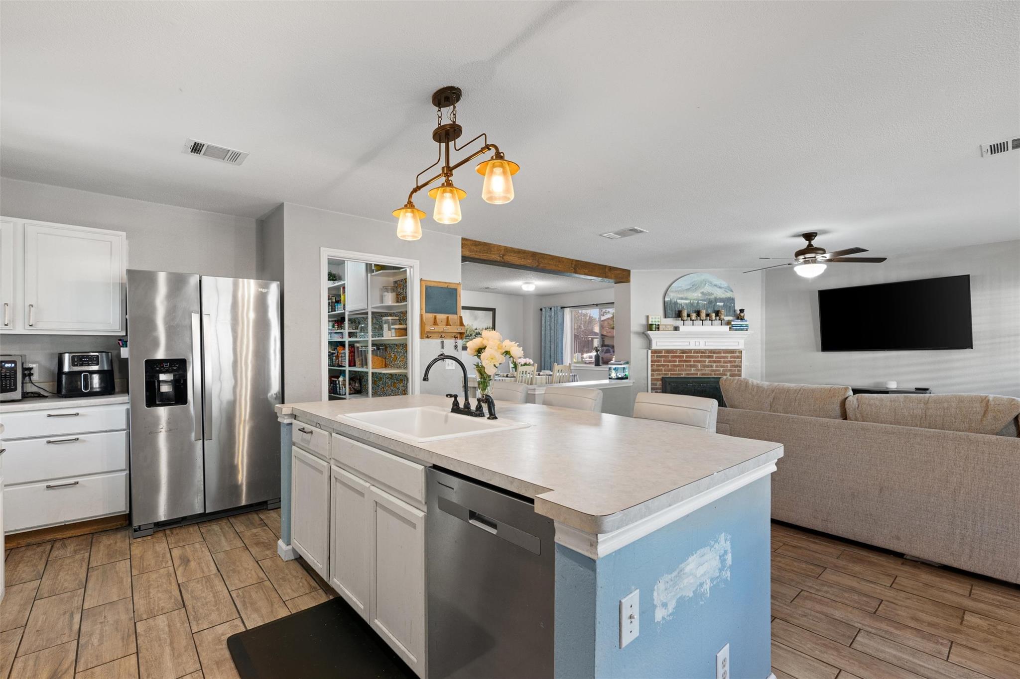 372 Tobin Dr, Buda, TX 78610