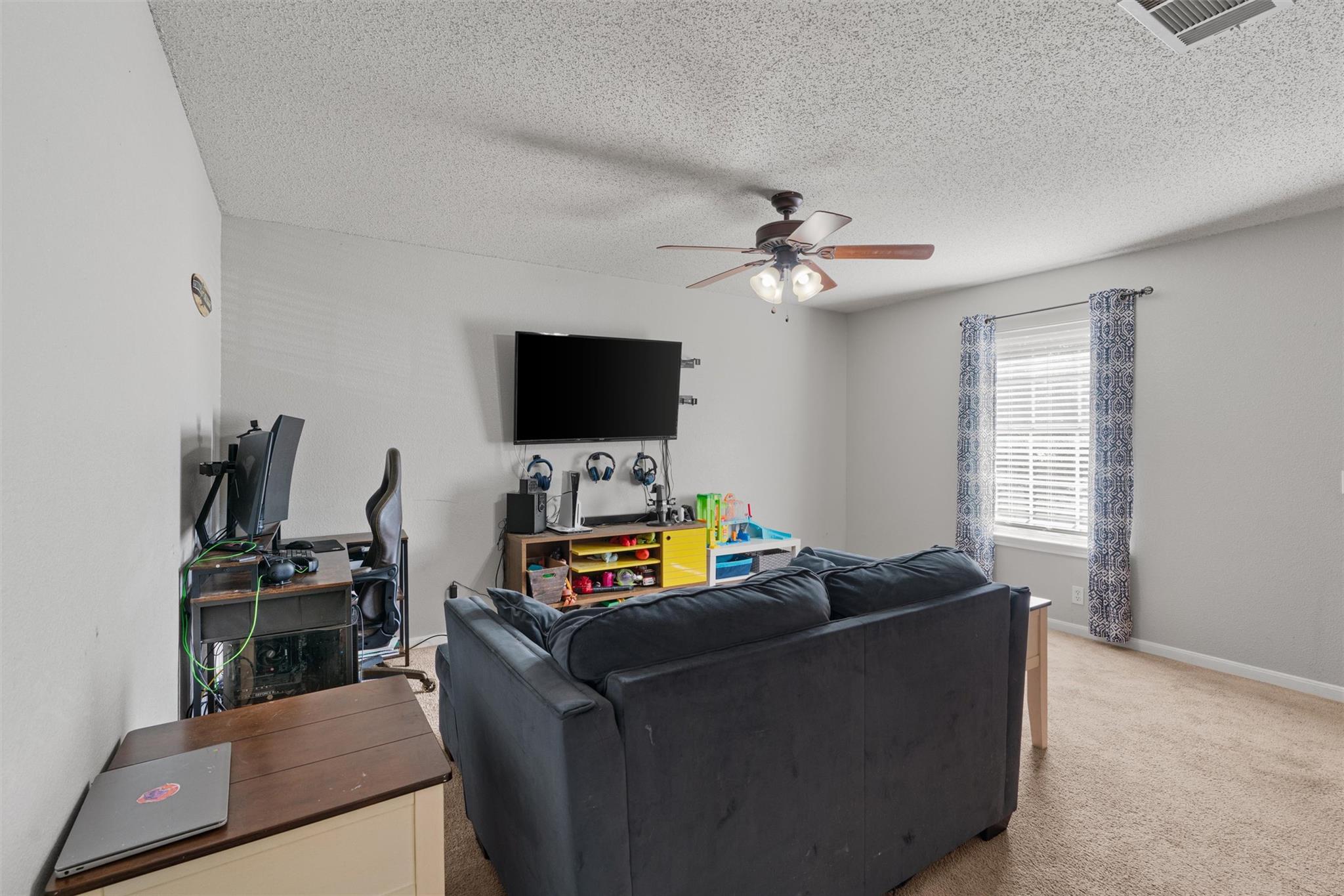 372 Tobin Dr, Buda, TX 78610