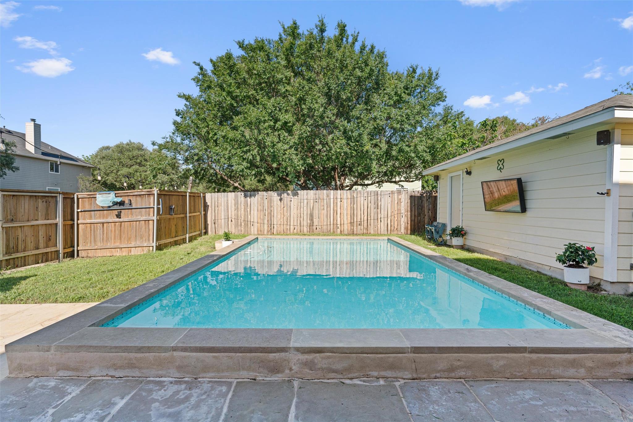 372 Tobin Dr, Buda, TX 78610