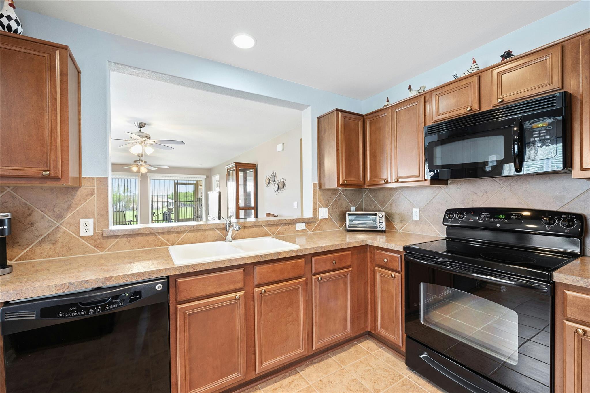 104 Monument Hill Trl, Georgetown, TX 78633