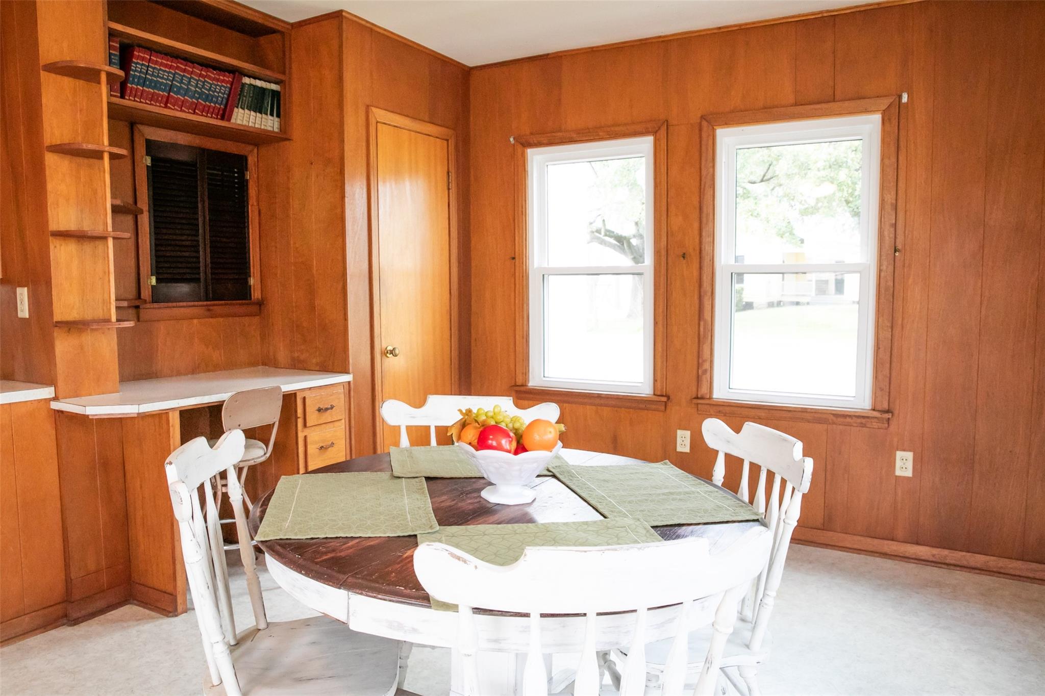 400 N Brazos St, Burton, TX 77835