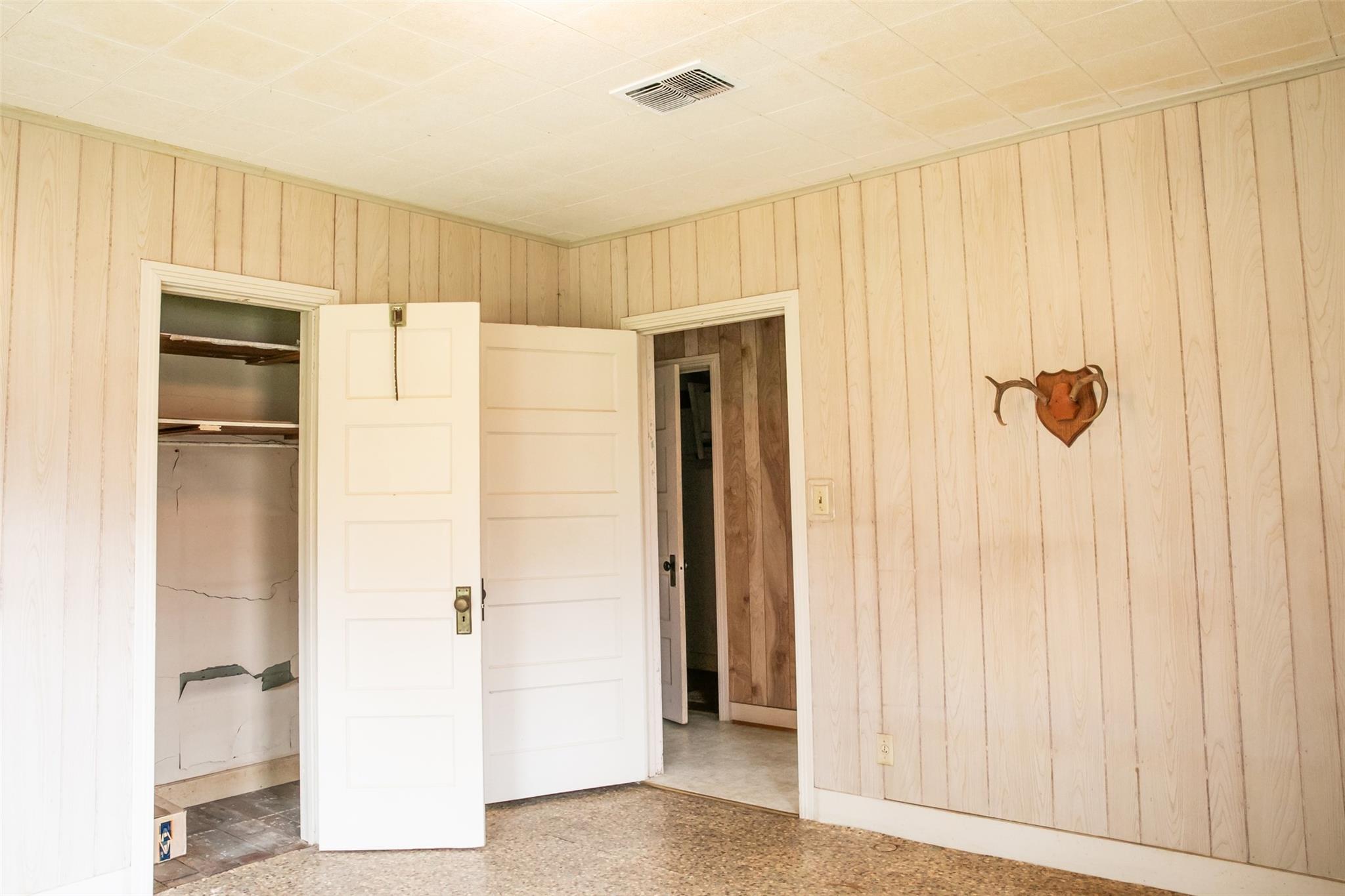 400 N Brazos St, Burton, TX 77835