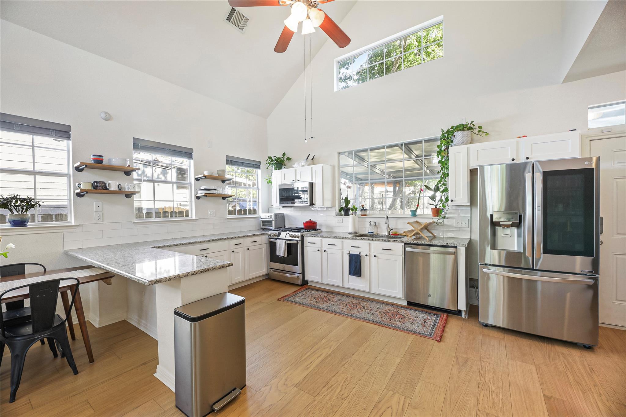 2921 E 14th St, Austin, TX 78702