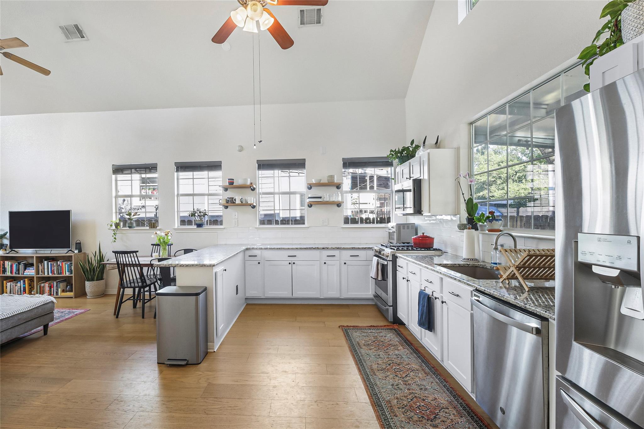 2921 E 14th St, Austin, TX 78702
