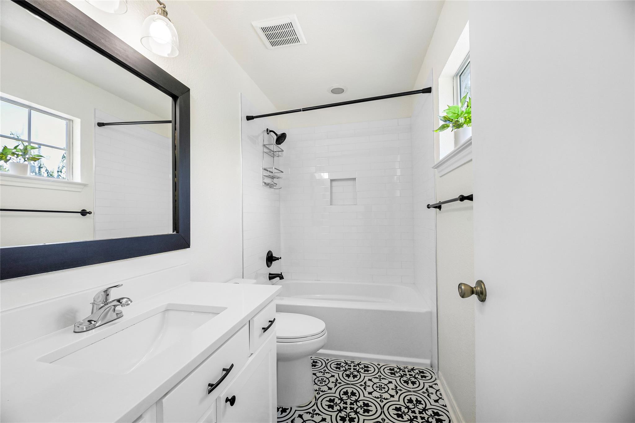 2921 E 14th St, Austin, TX 78702